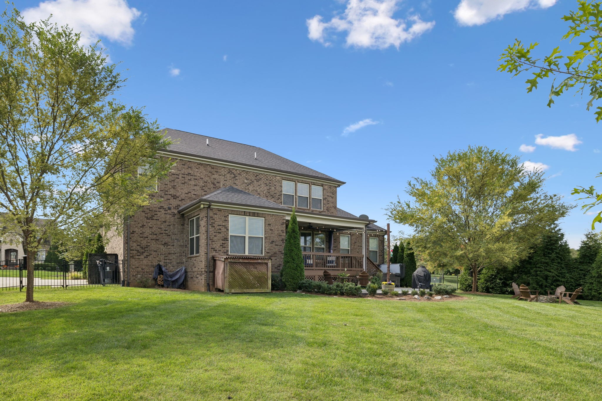 3632 Robbins Nest Rd