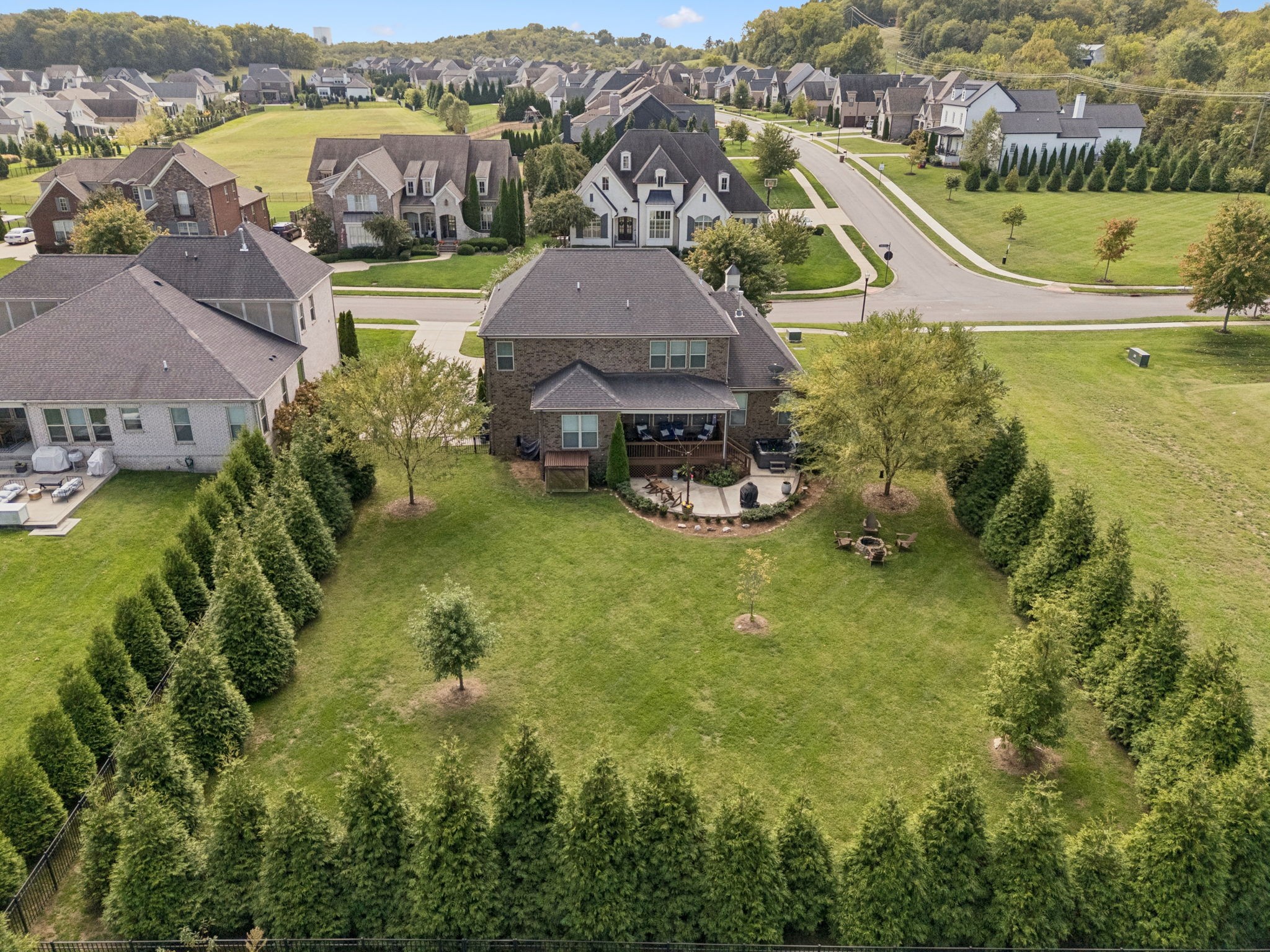 3632 Robbins Nest Rd
