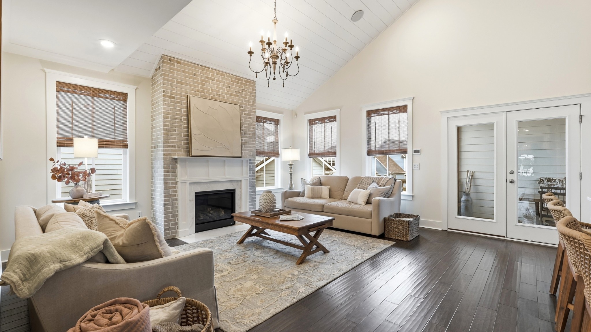 3200 Vinemont Dr