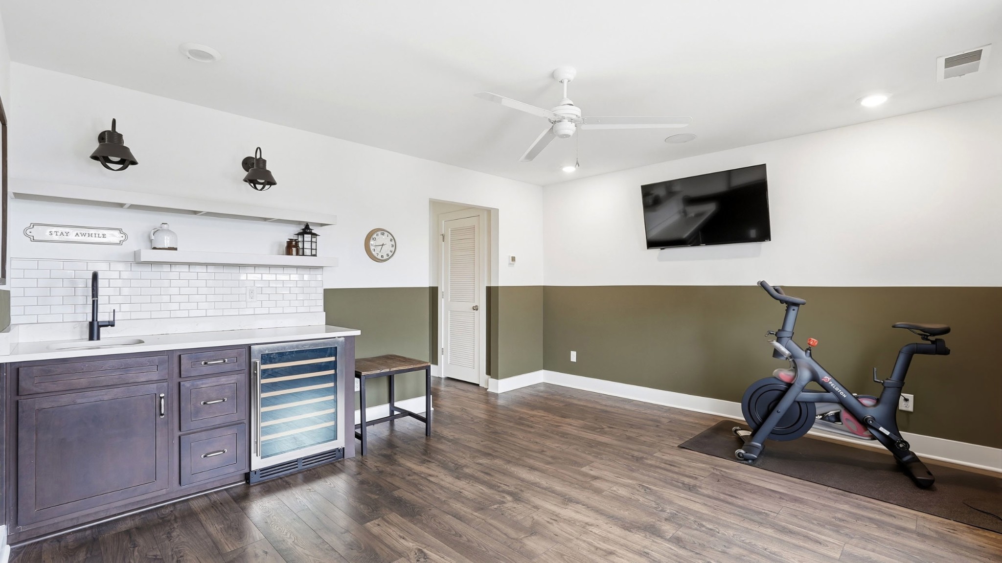 3200 Vinemont Dr