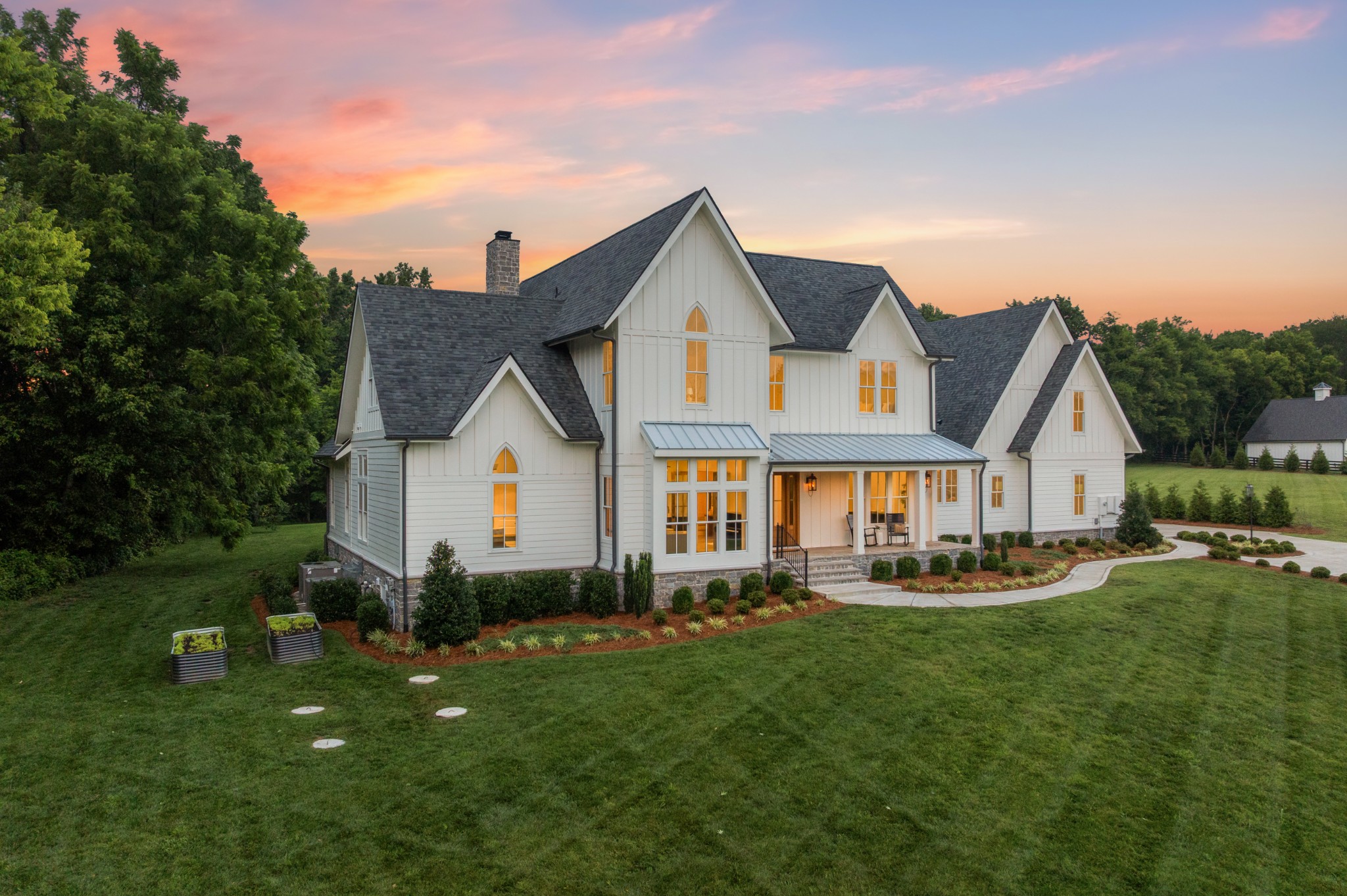 6916 Farm Path Ln