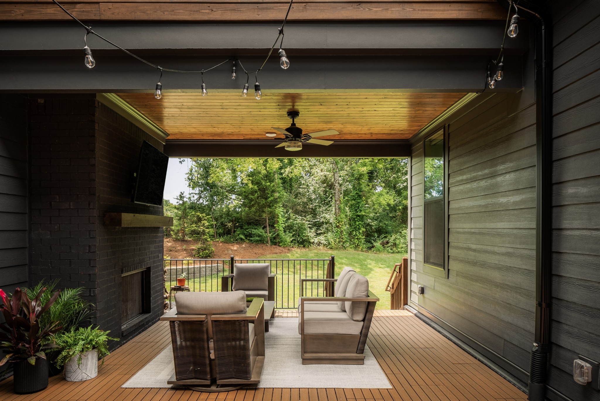 3392 Sarah Bee Ln