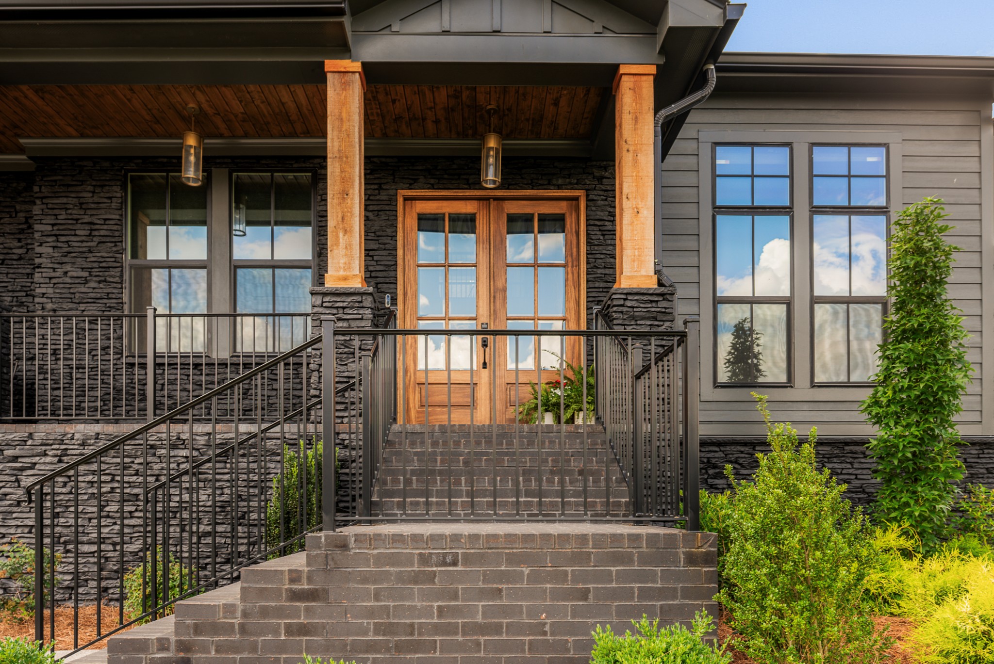 3392 Sarah Bee Ln