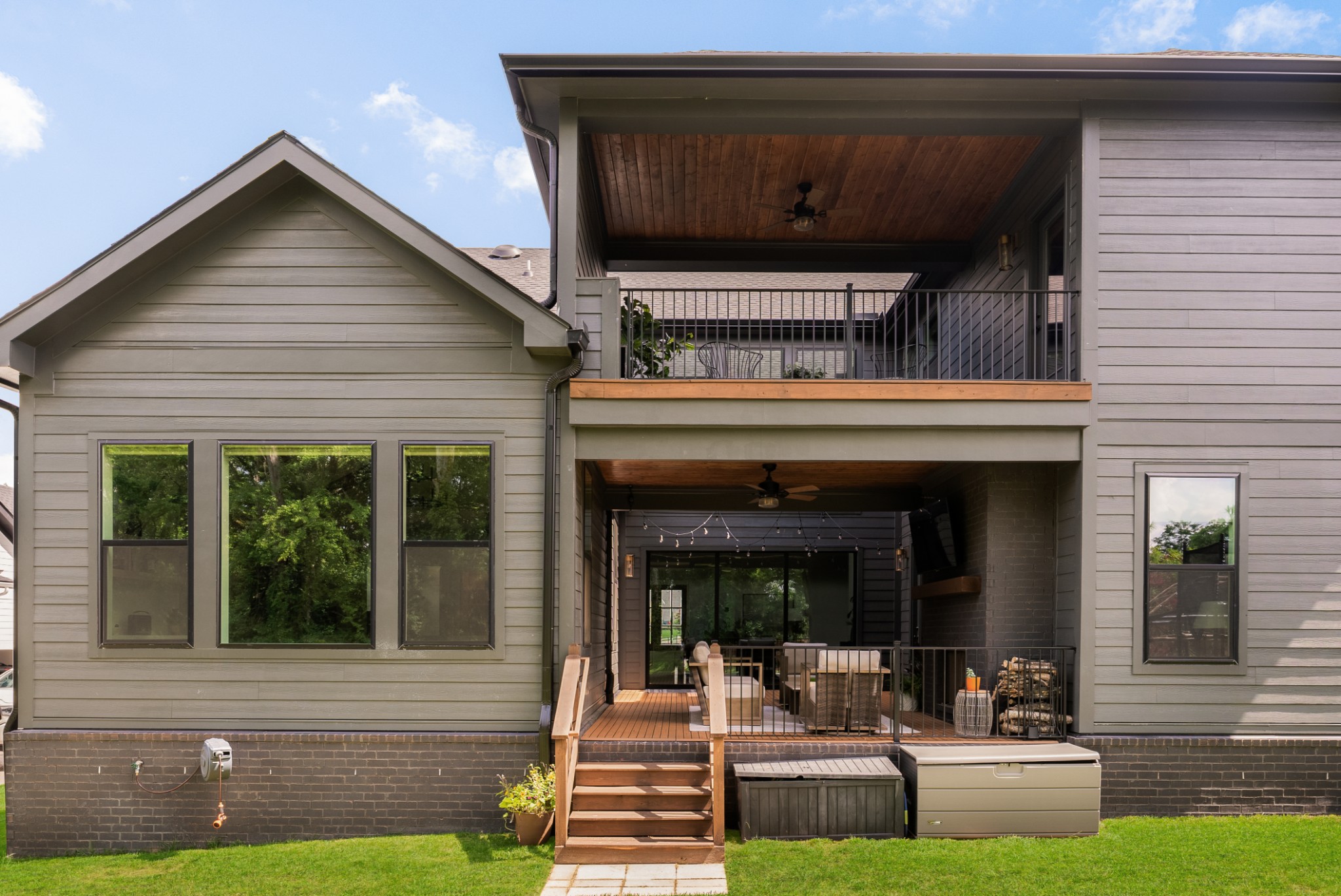 3392 Sarah Bee Ln