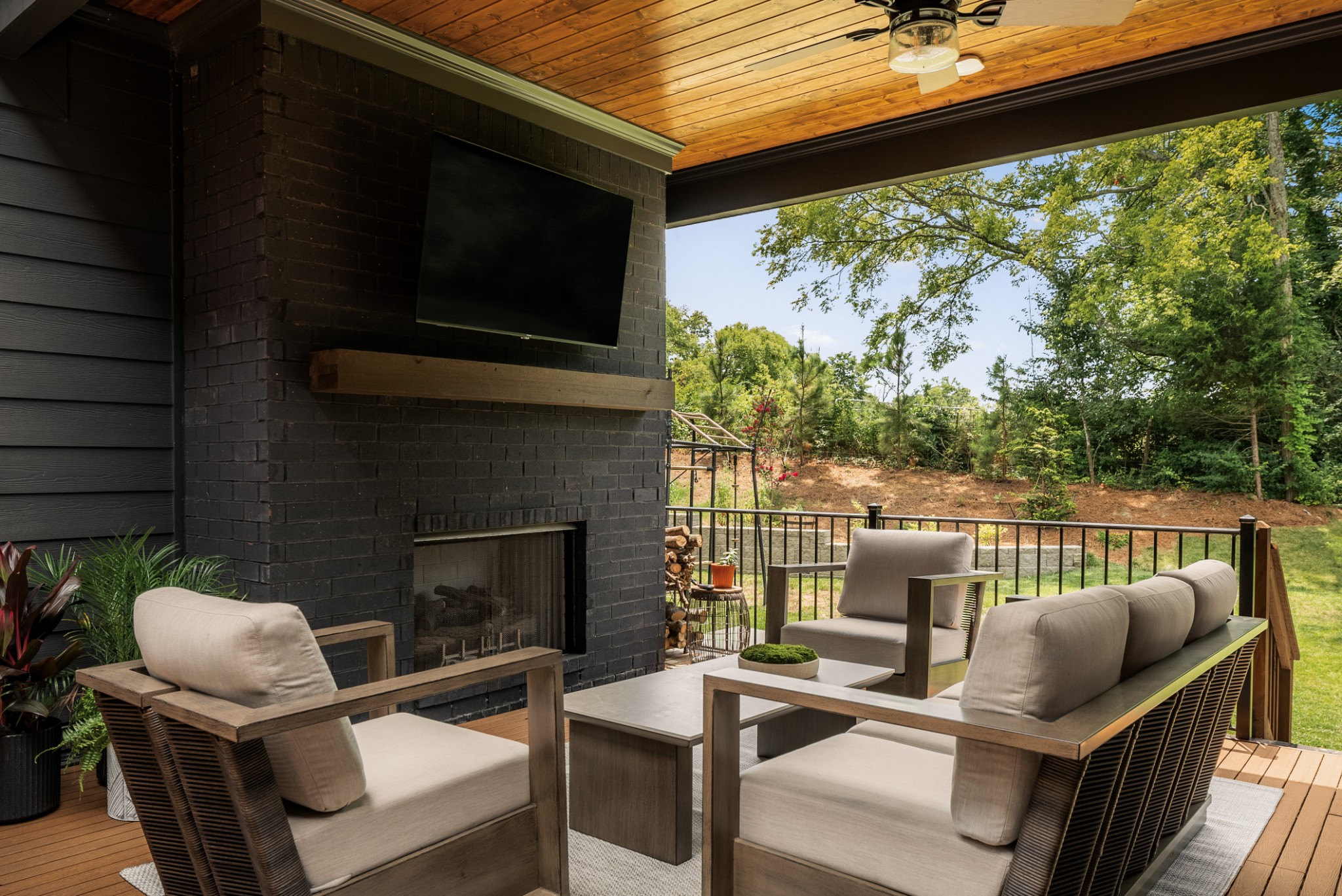 3392 Sarah Bee Ln