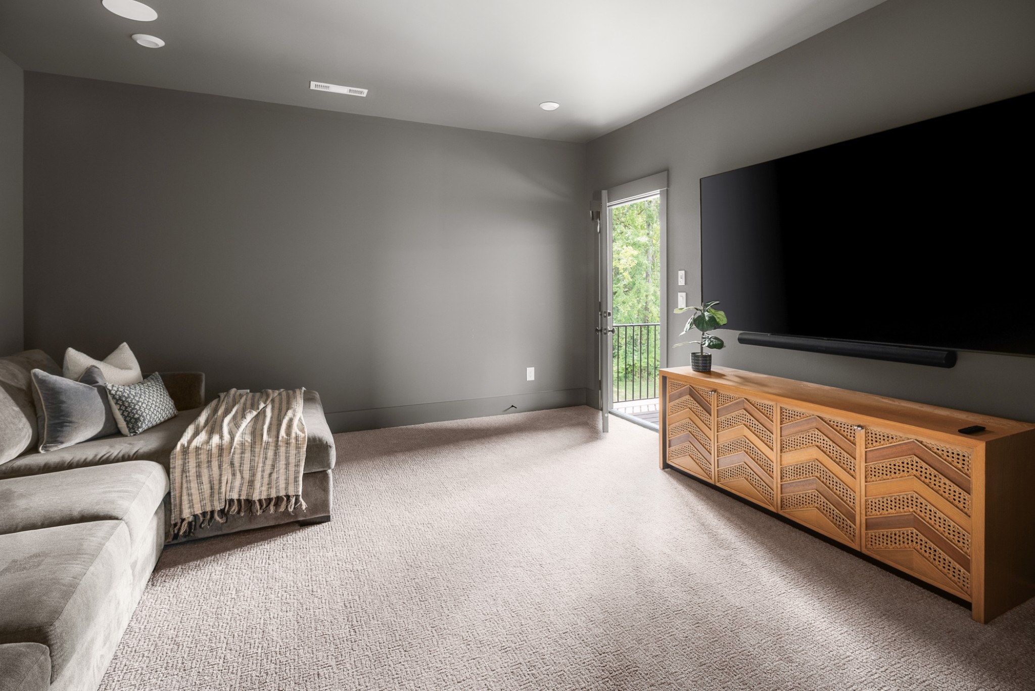 3392 Sarah Bee Ln