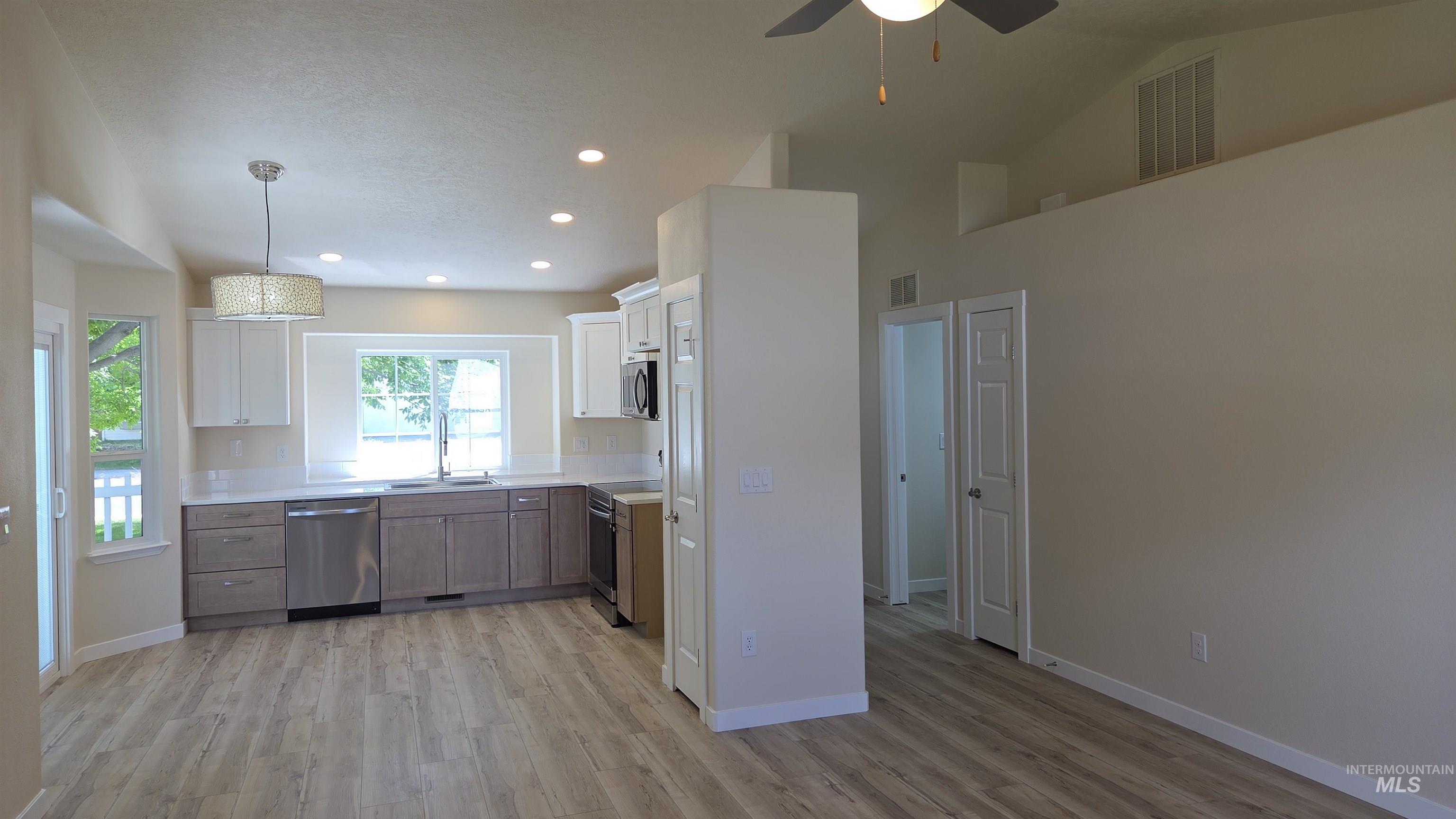 710 E Santolina
