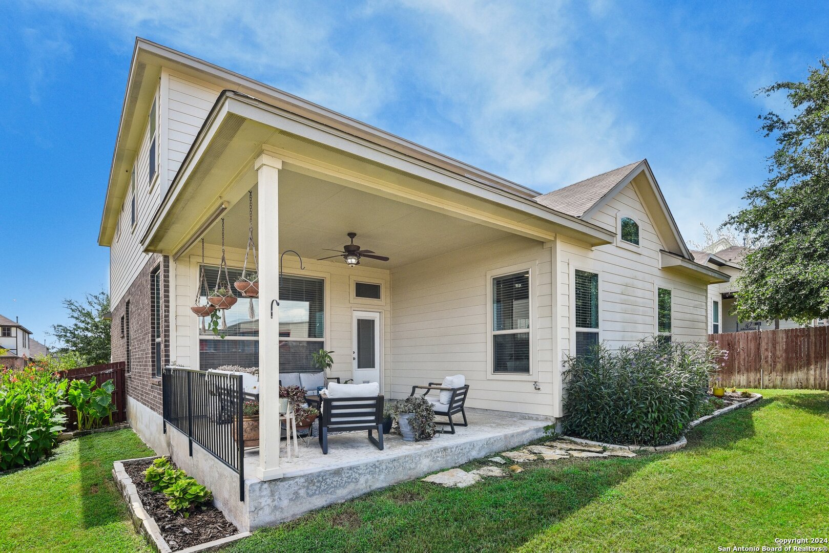 2809 ASHWOOD