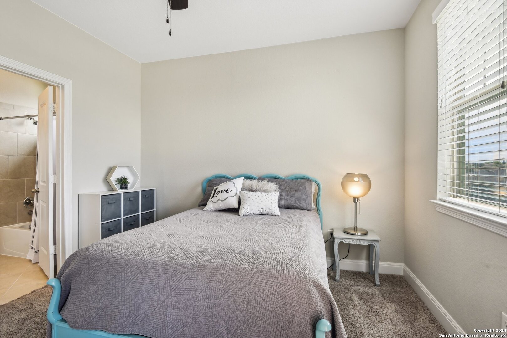 2809 ASHWOOD