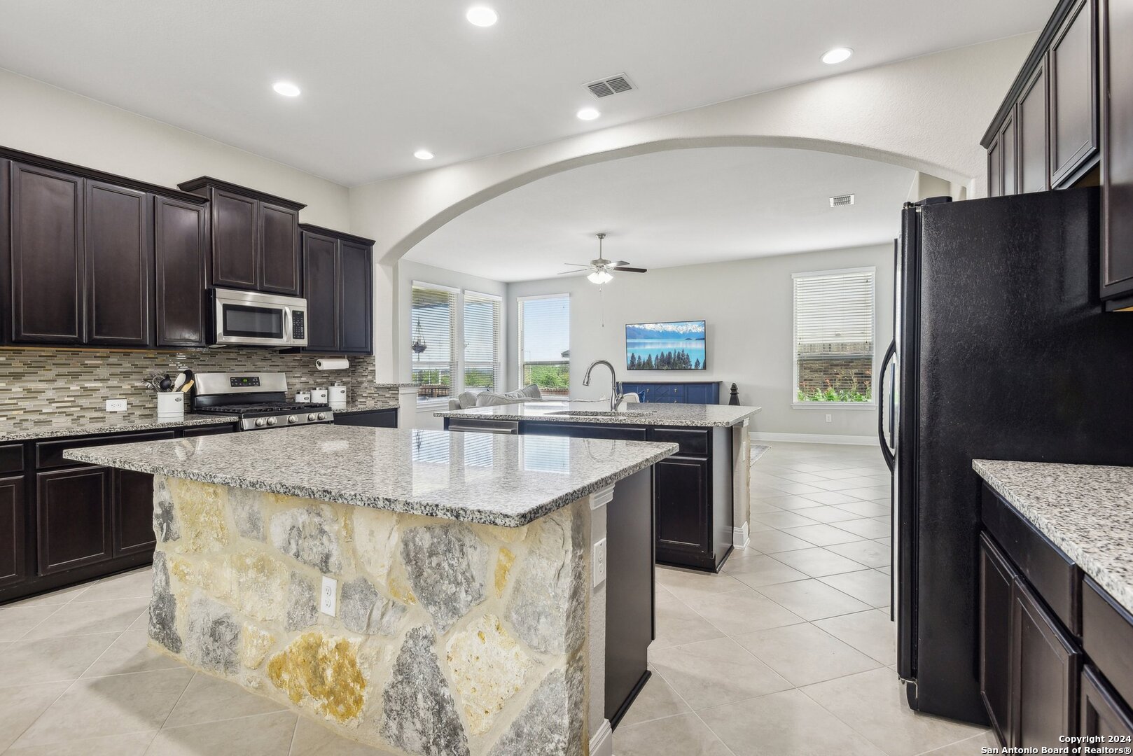 2809 ASHWOOD