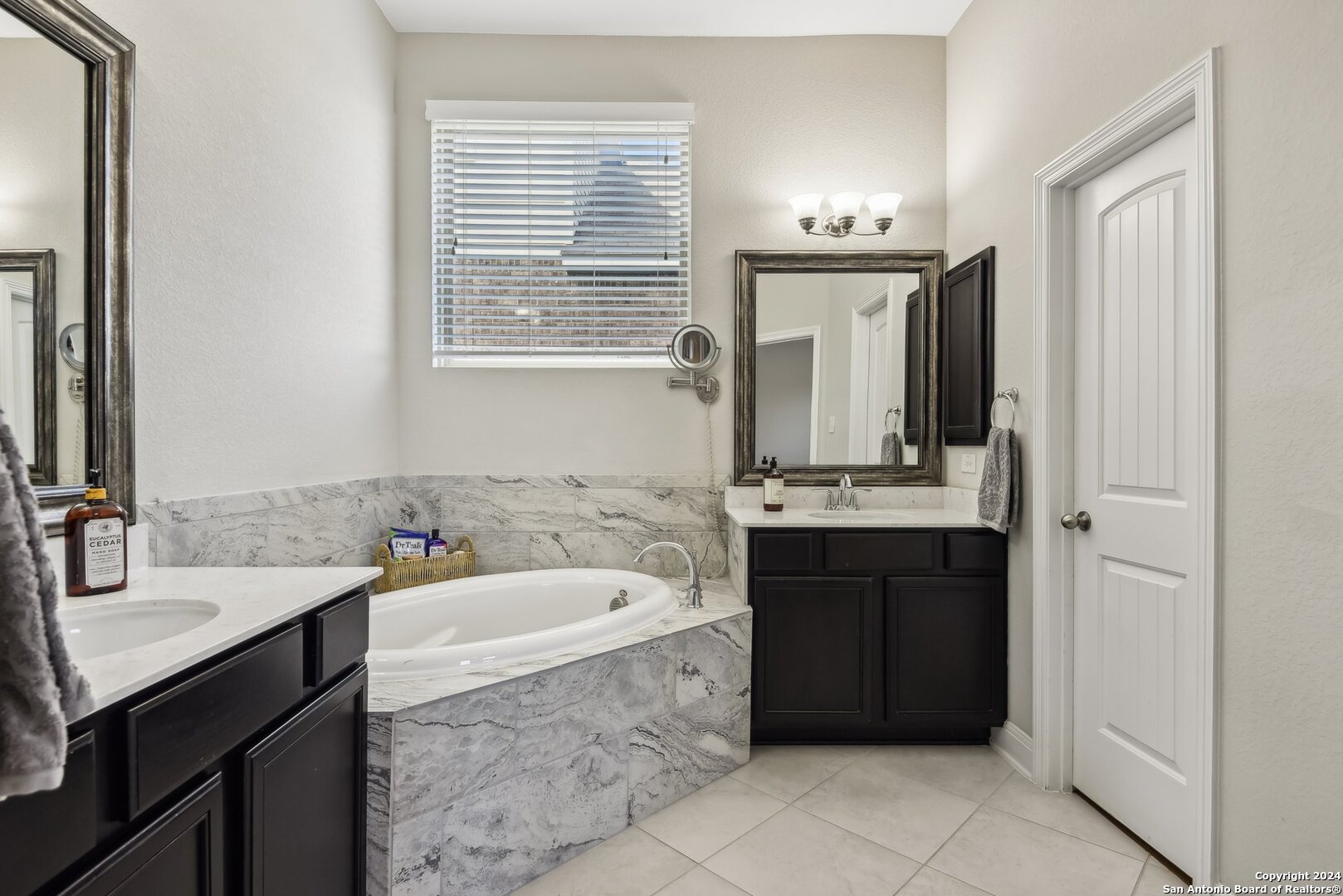 2809 ASHWOOD