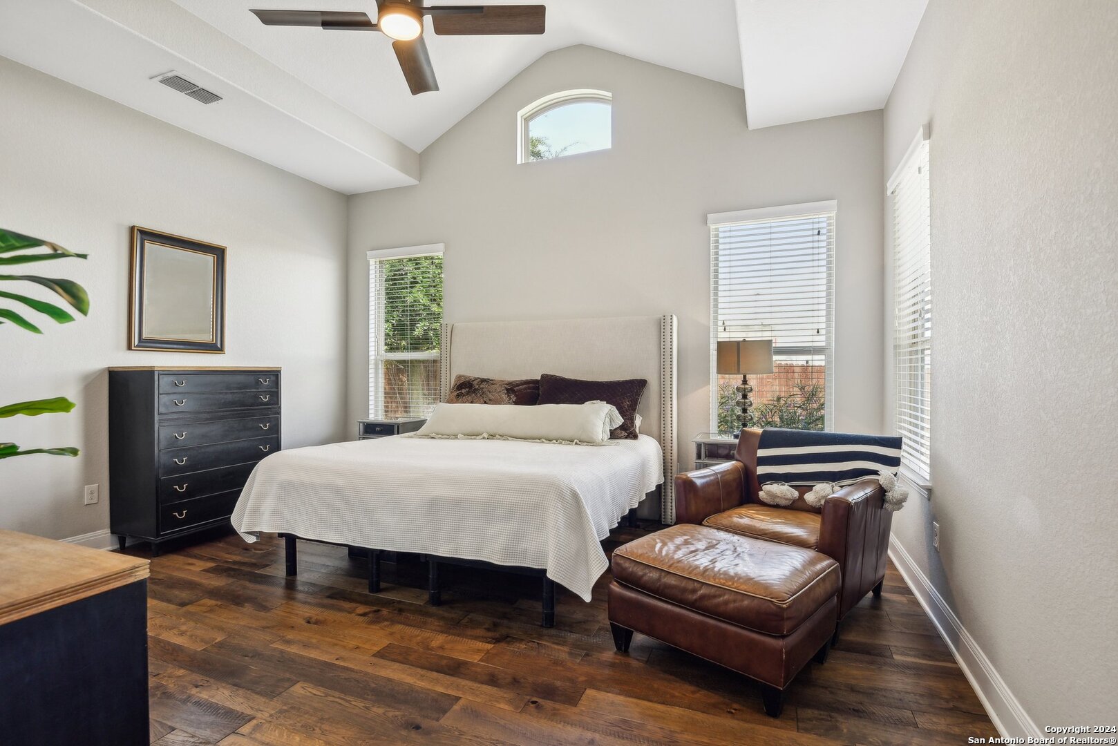 2809 ASHWOOD