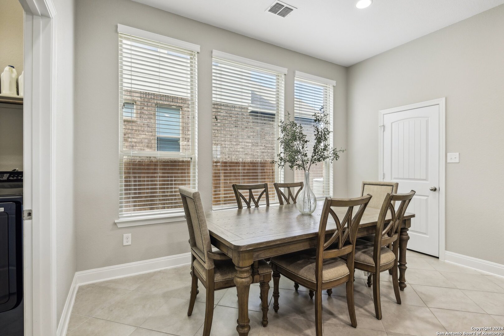 2809 ASHWOOD