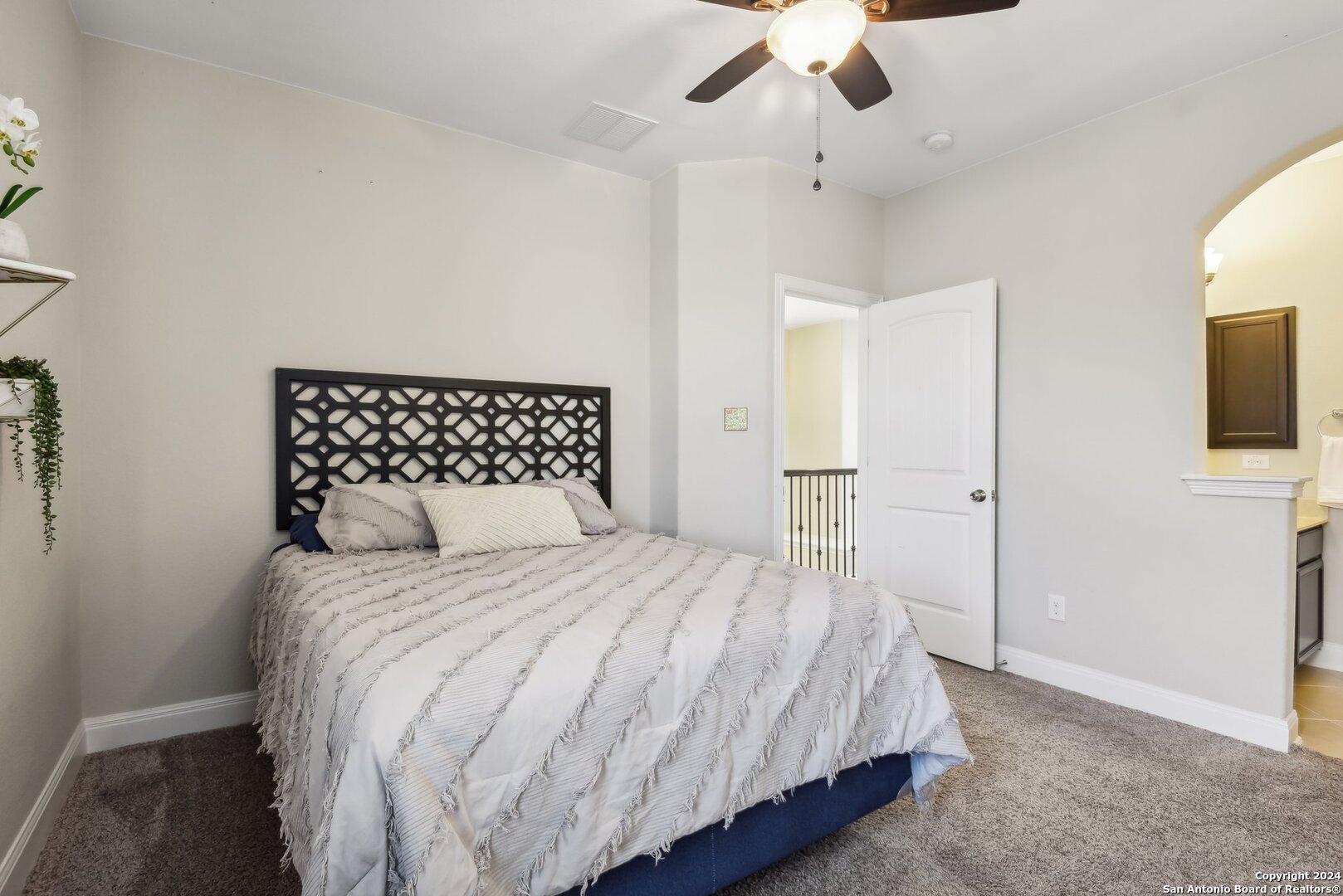 2809 ASHWOOD