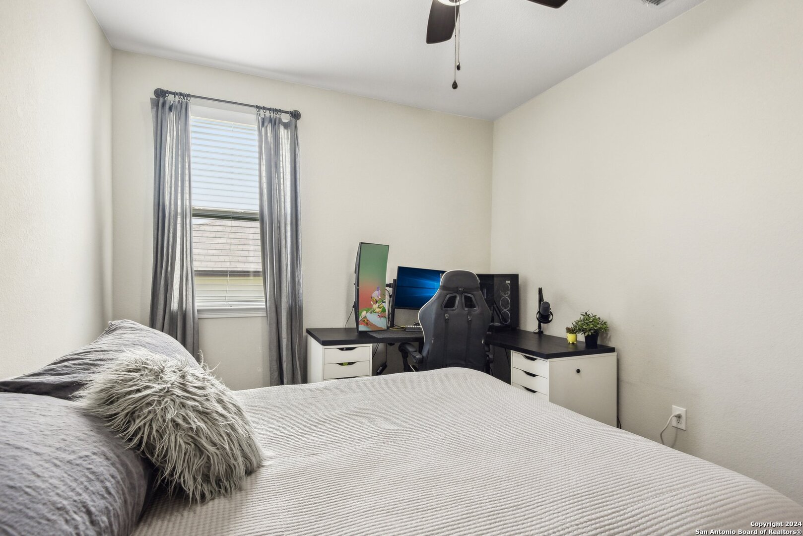 2809 ASHWOOD
