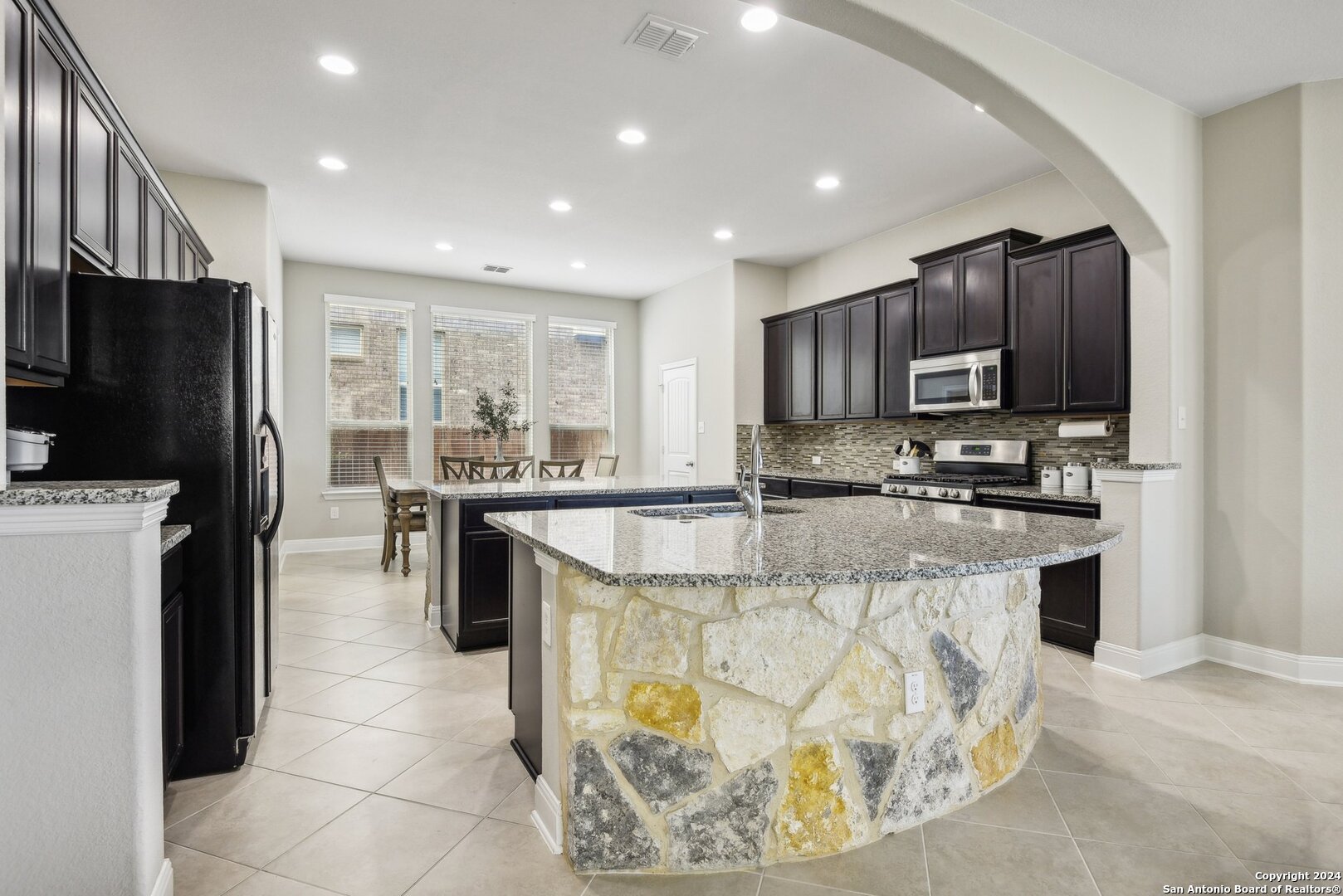 2809 ASHWOOD