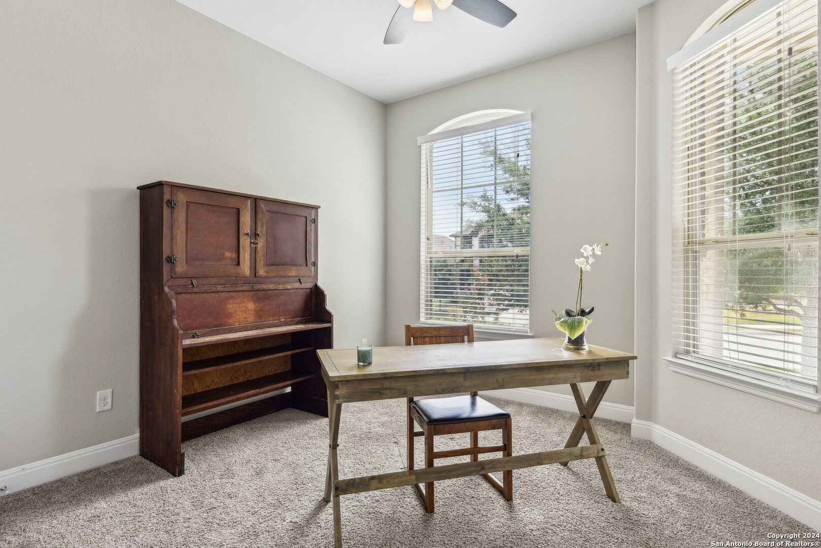 2809 ASHWOOD