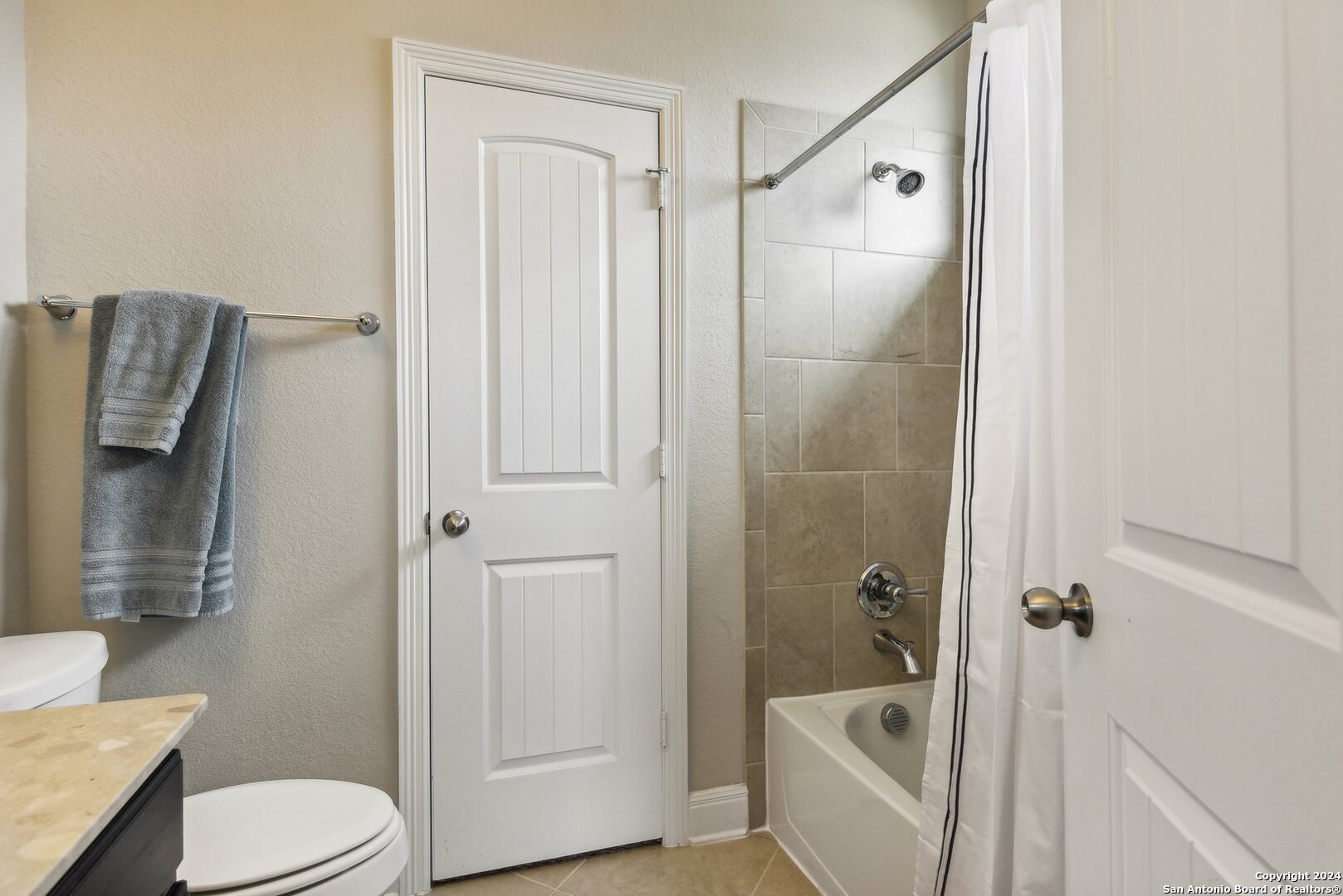 2809 ASHWOOD