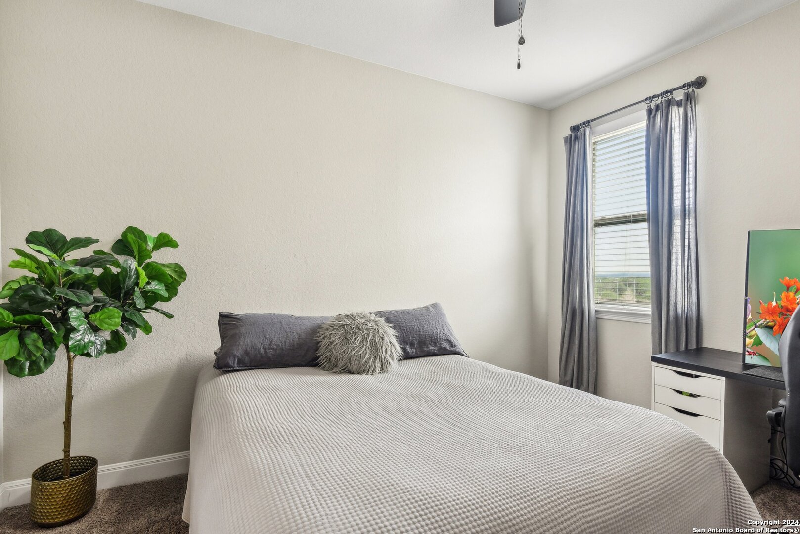 2809 ASHWOOD