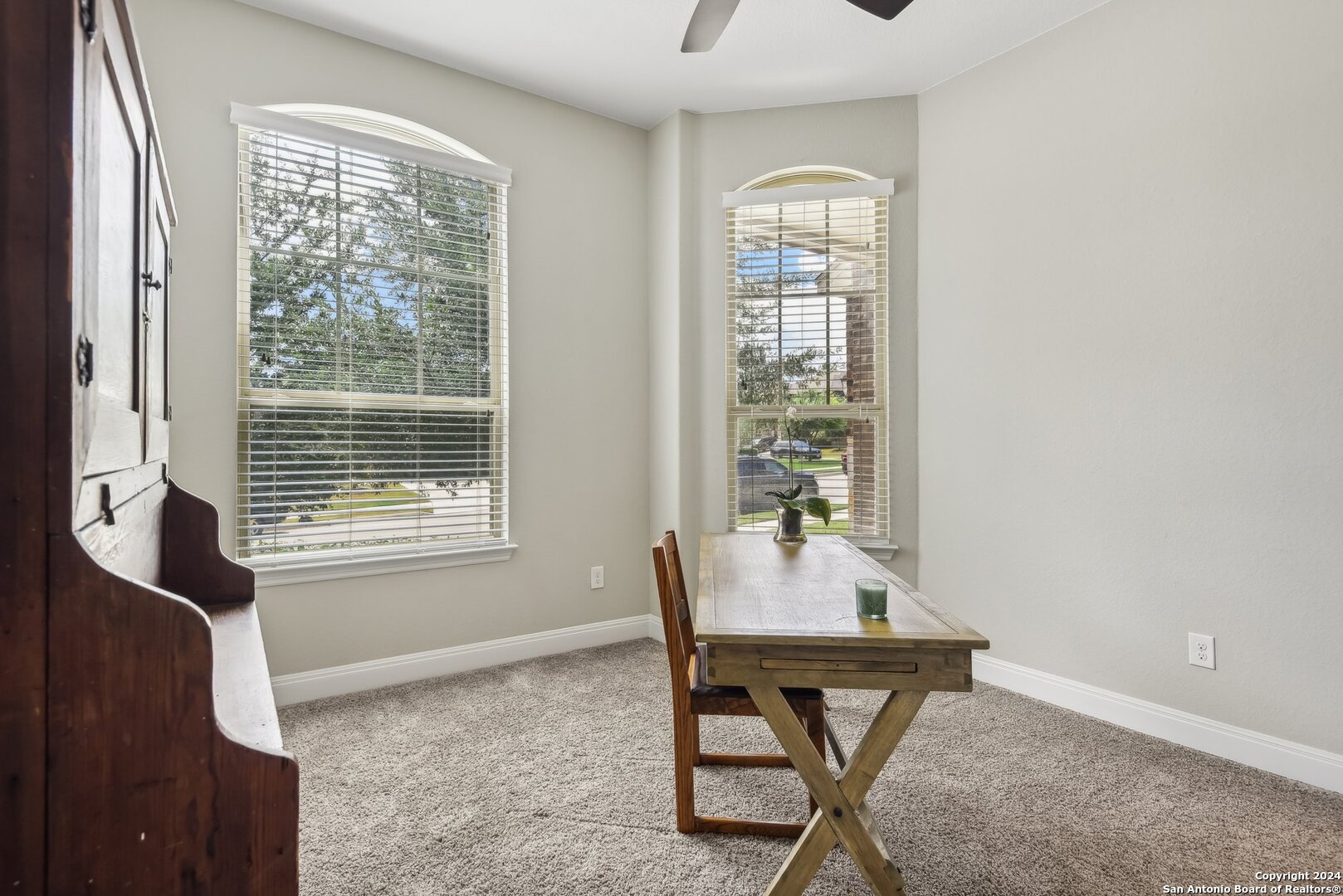 2809 ASHWOOD