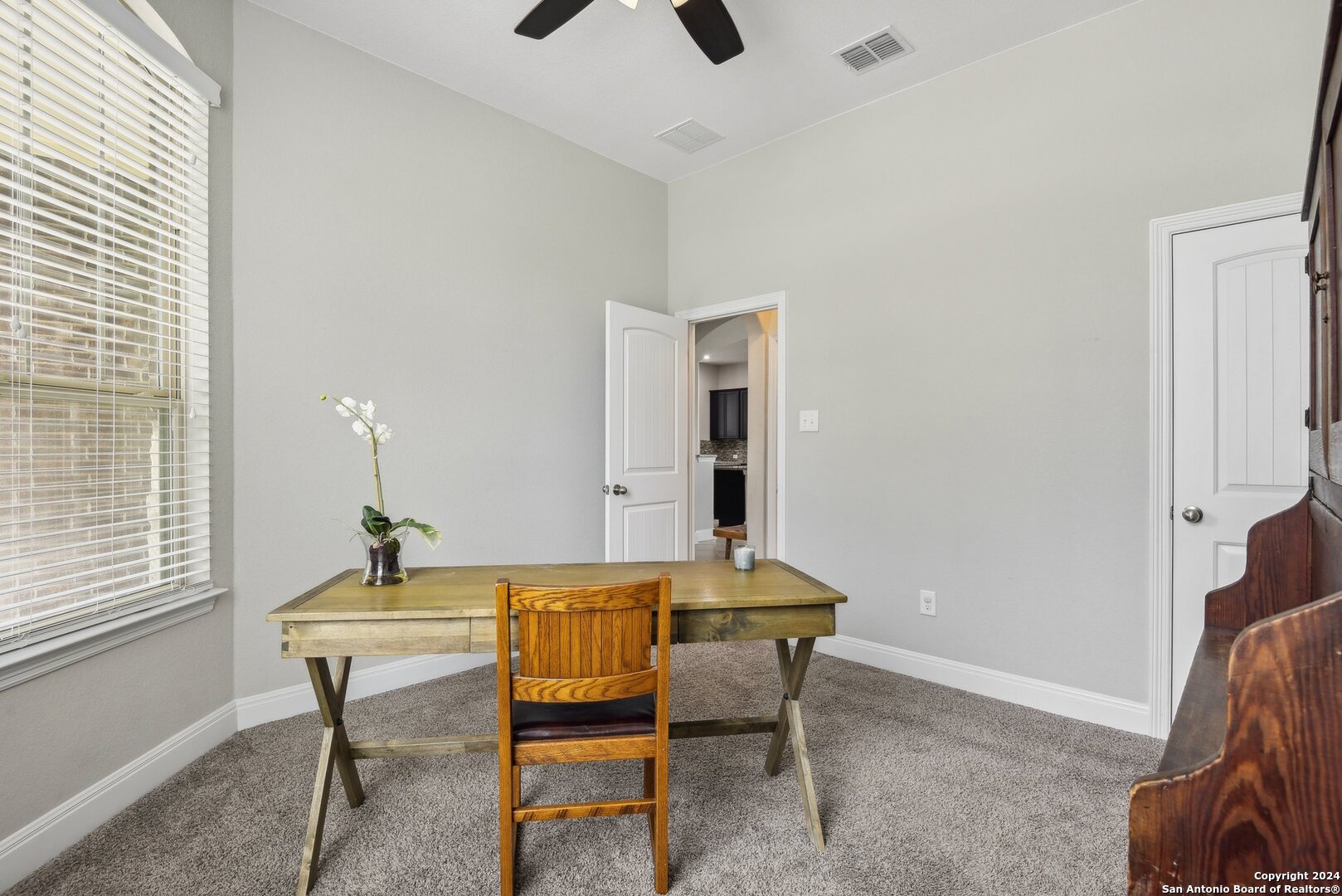 2809 ASHWOOD