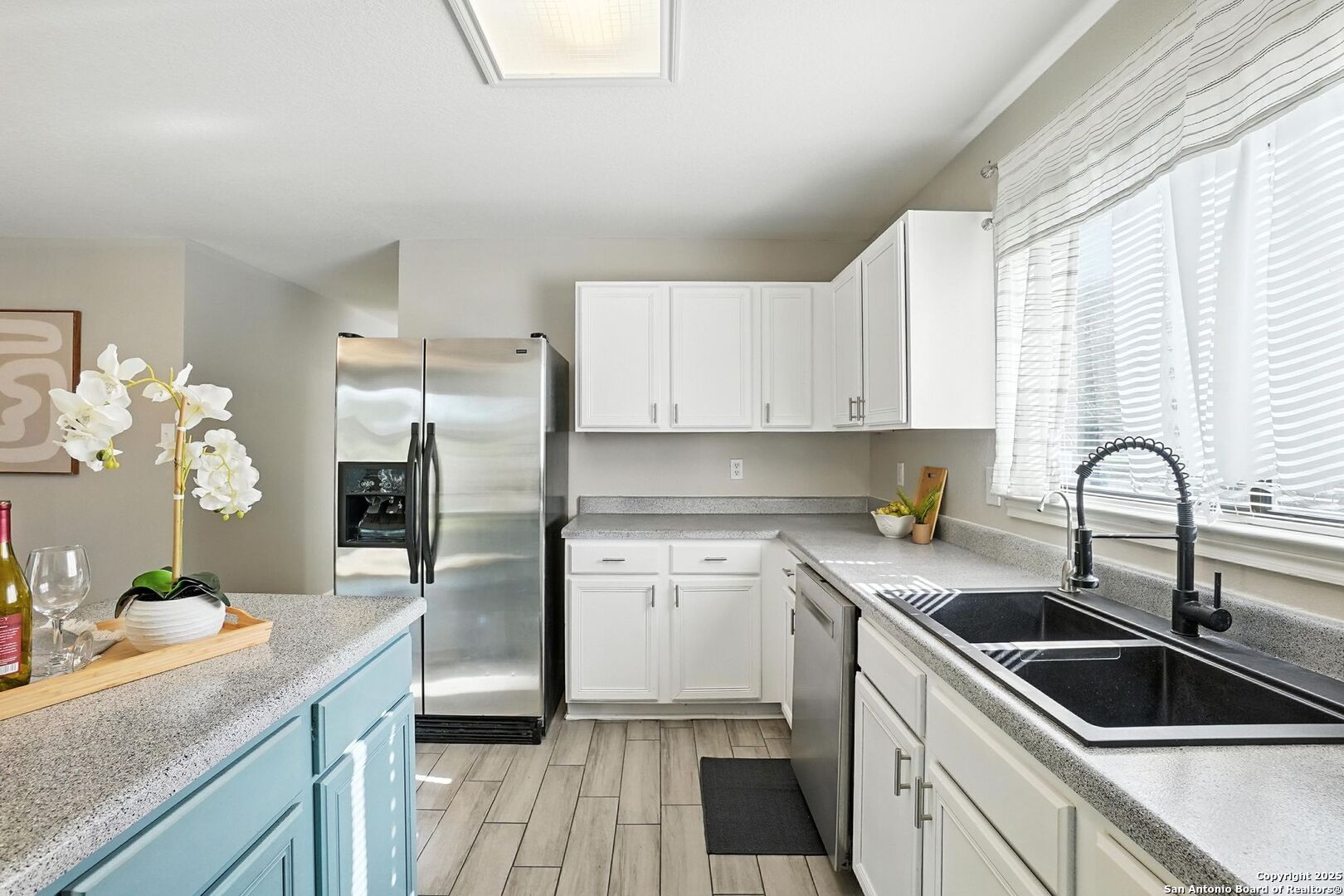 2218 Newoak