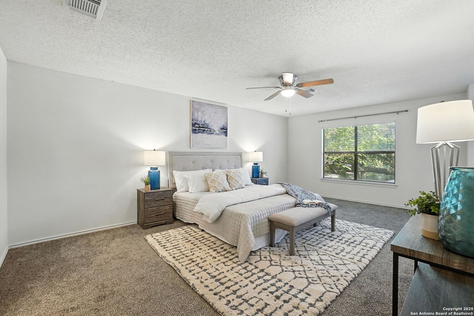 2218 Newoak