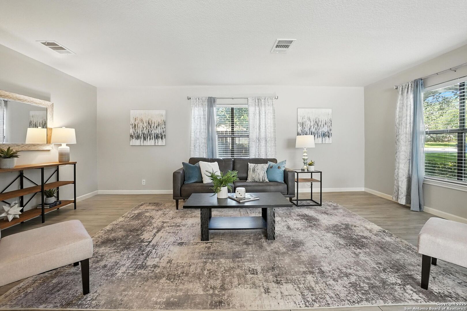 2218 Newoak