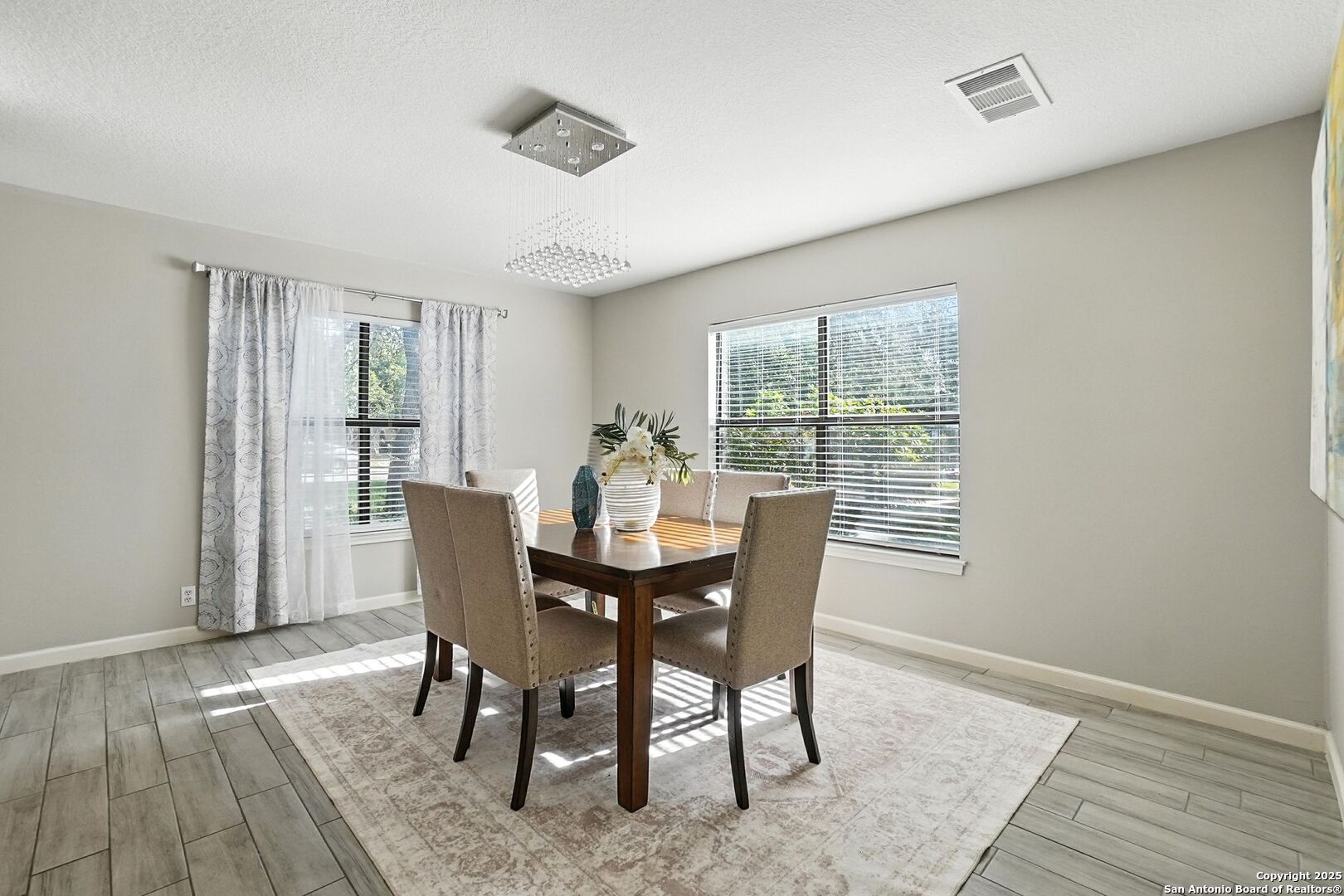 2218 Newoak