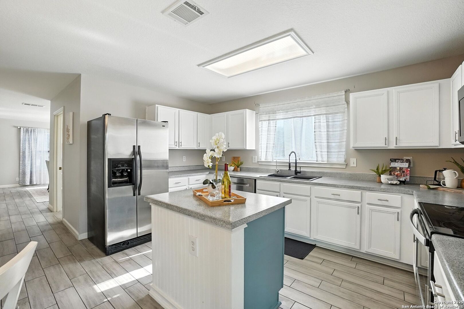 2218 Newoak