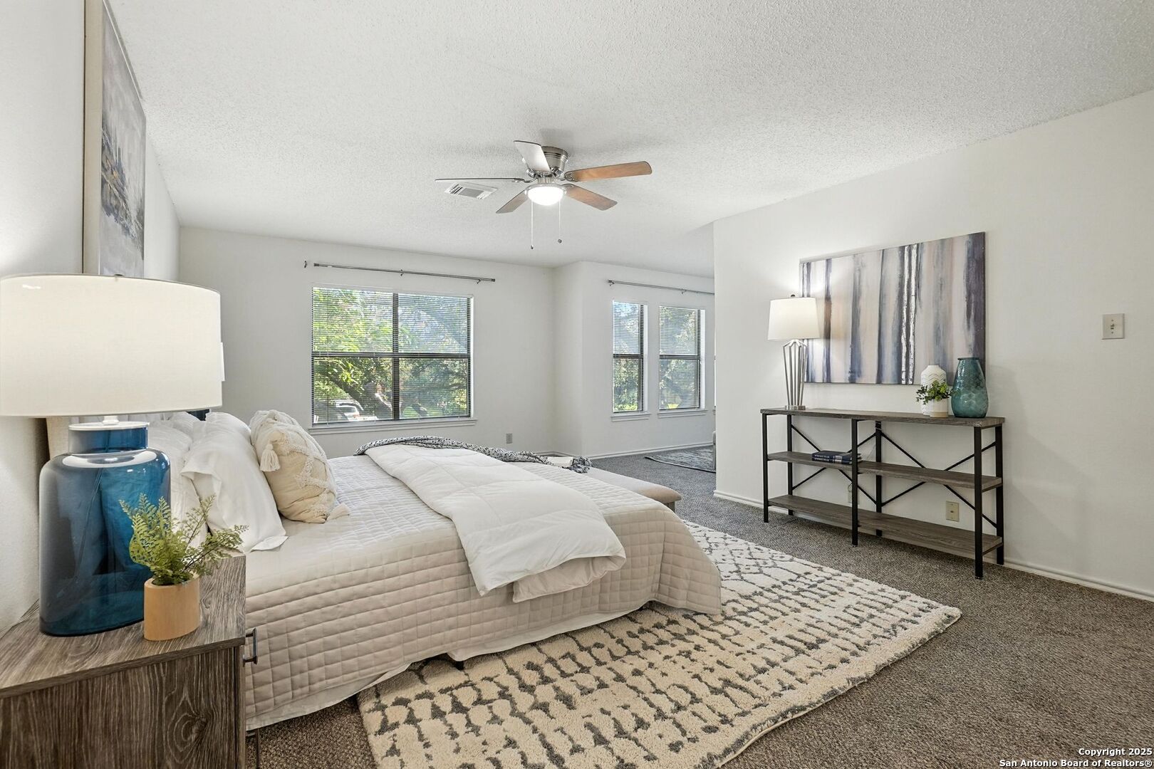 2218 Newoak