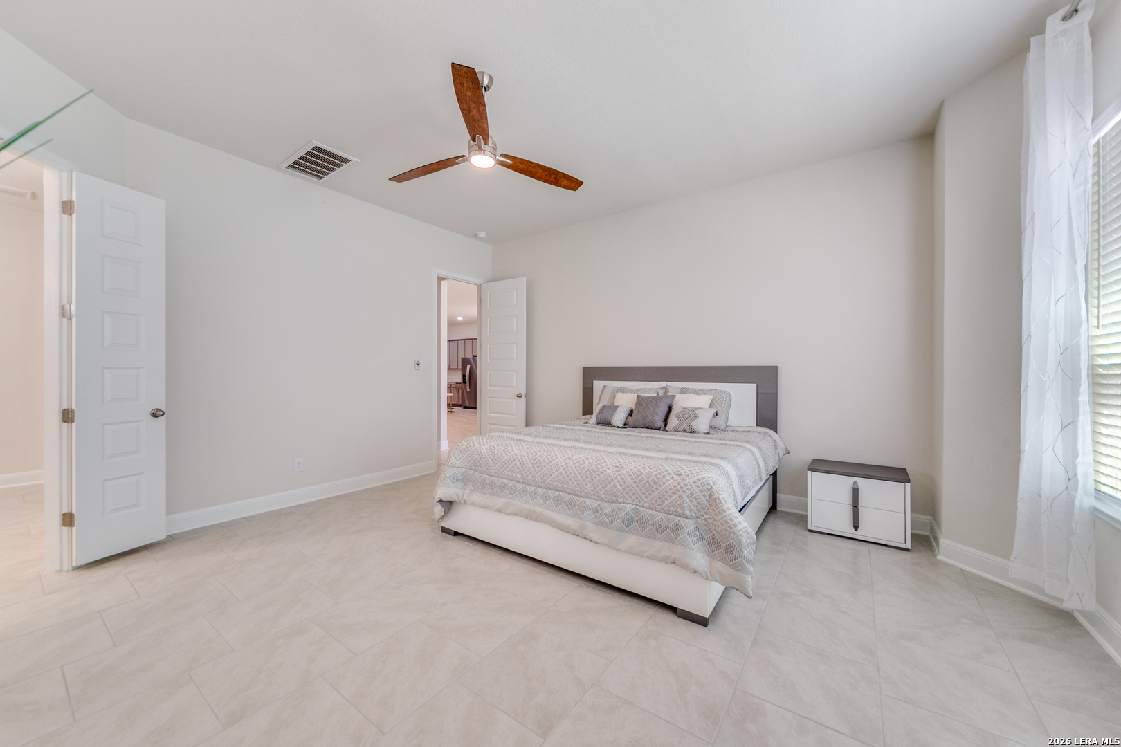 1114 Aidenbaum