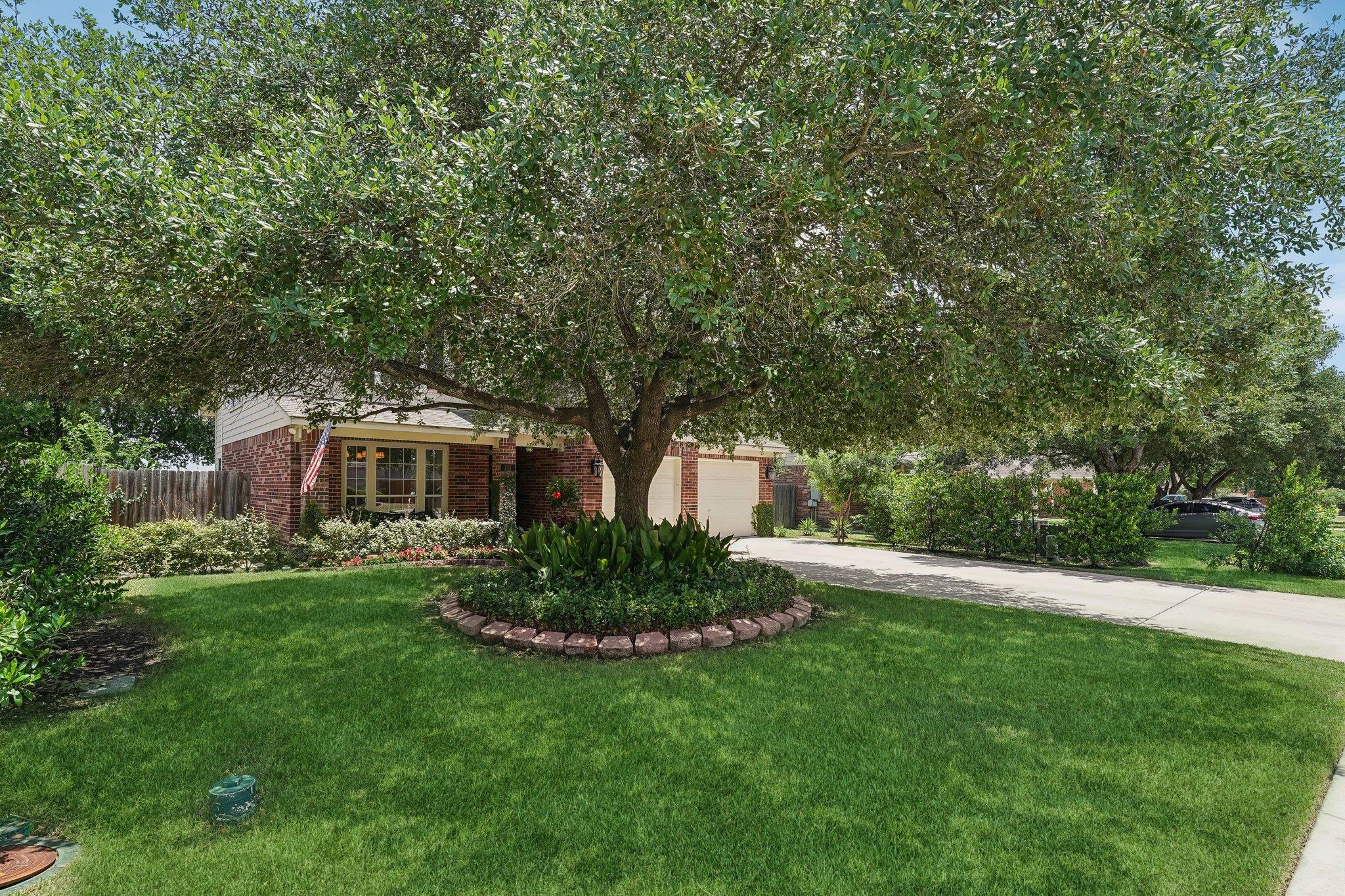 111 Hiver Circle CIR