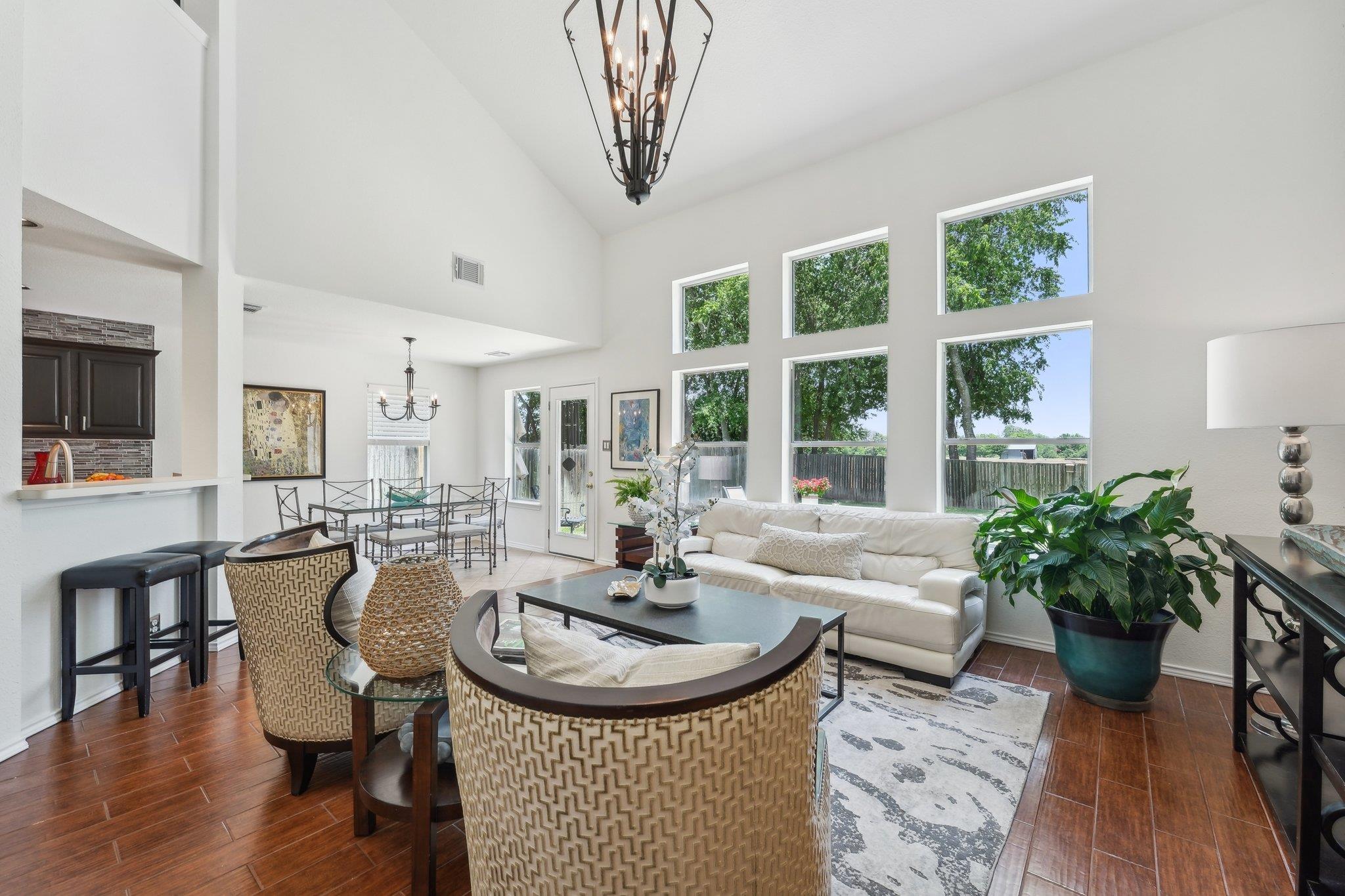 111 Hiver Circle CIR