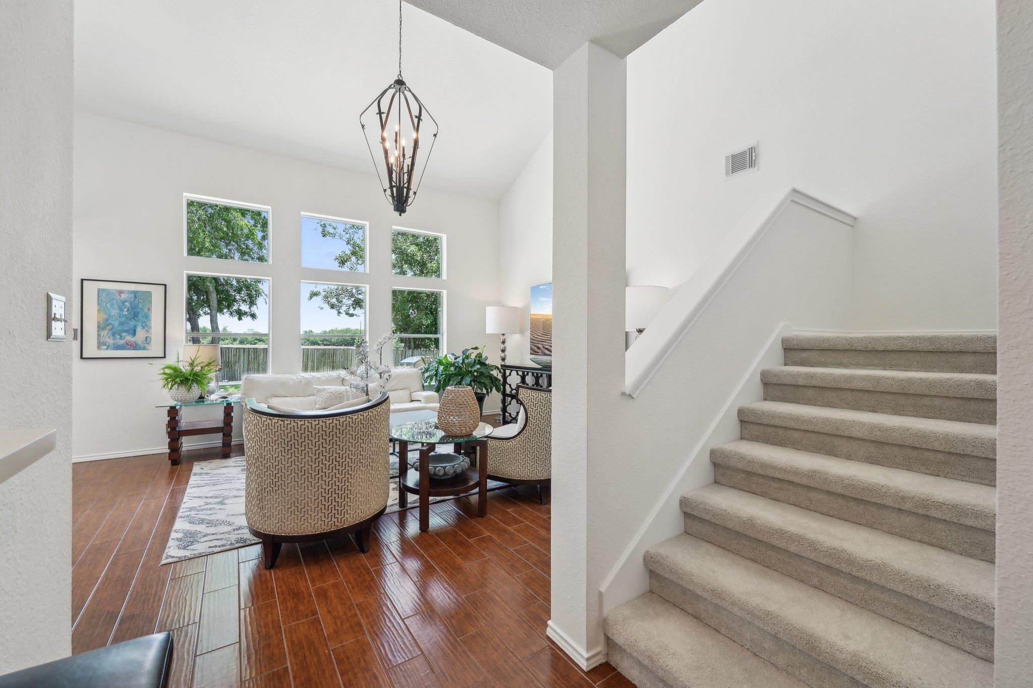 111 Hiver Circle CIR