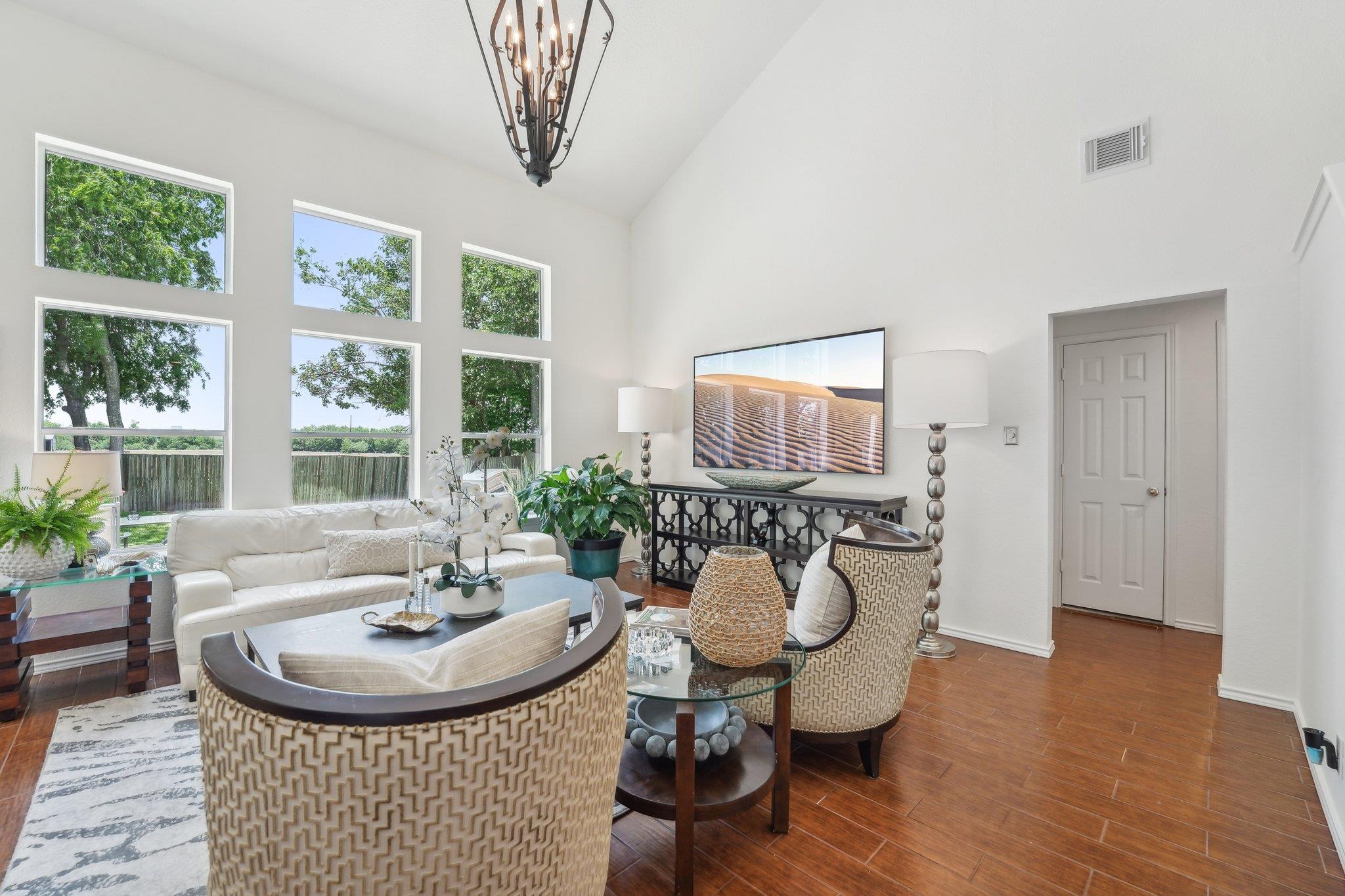 111 Hiver Circle CIR