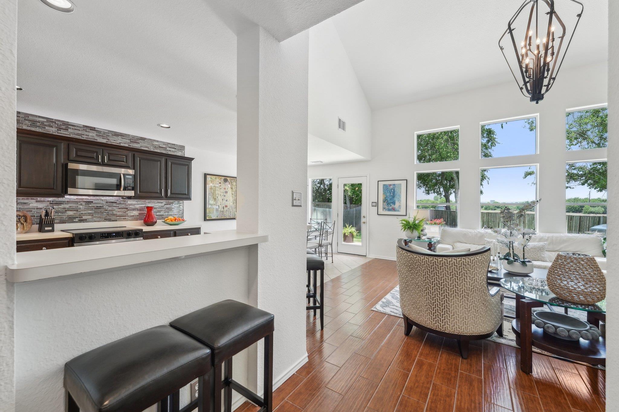 111 Hiver Circle CIR