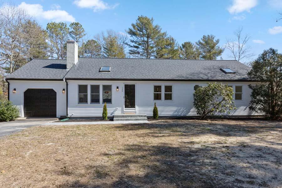 124 Mashpee Neck Road