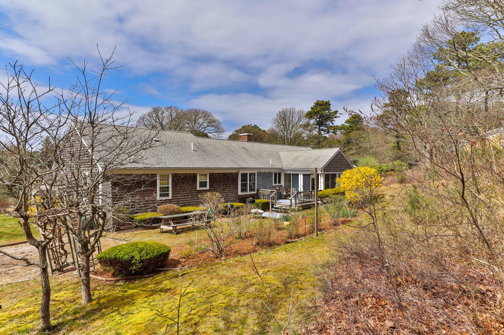 122 North Pond Drive
