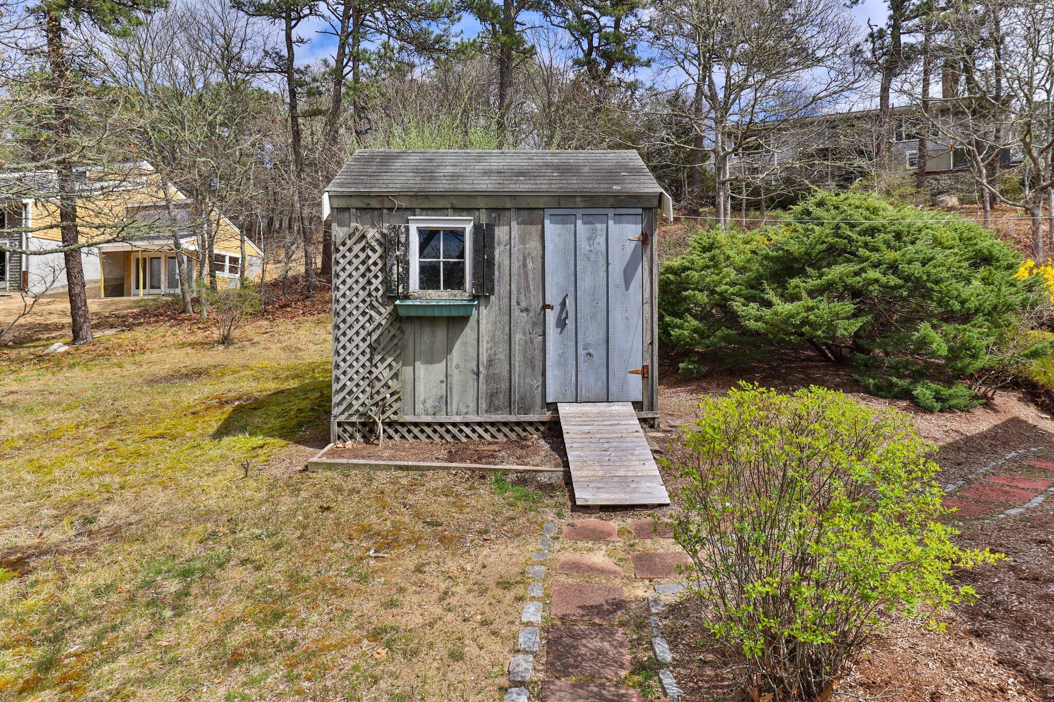 122 North Pond Drive