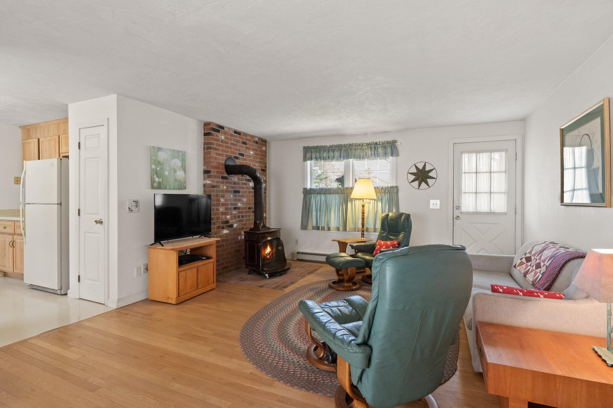 122 North Pond Drive