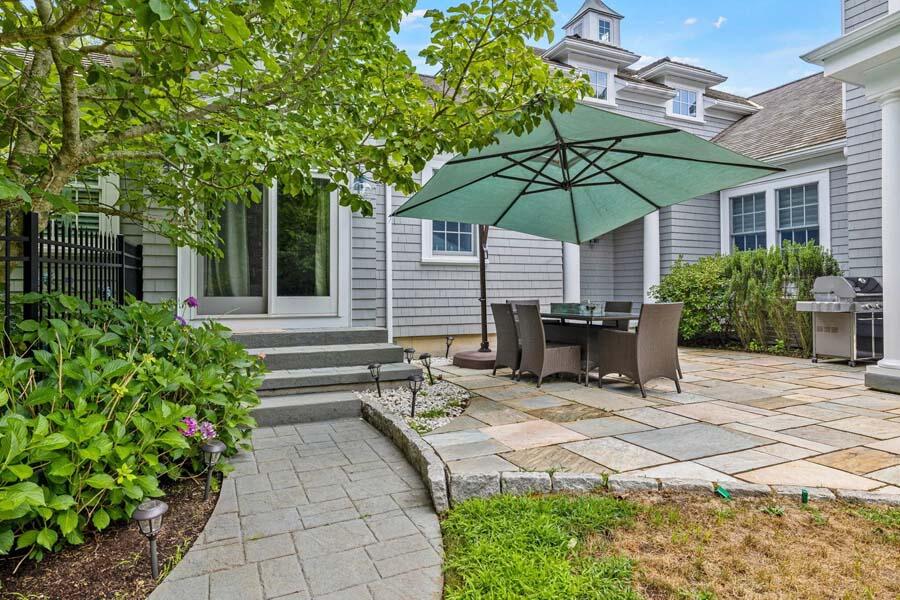 16 North Glen Drive