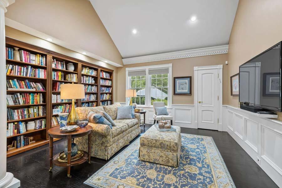 16 North Glen Drive