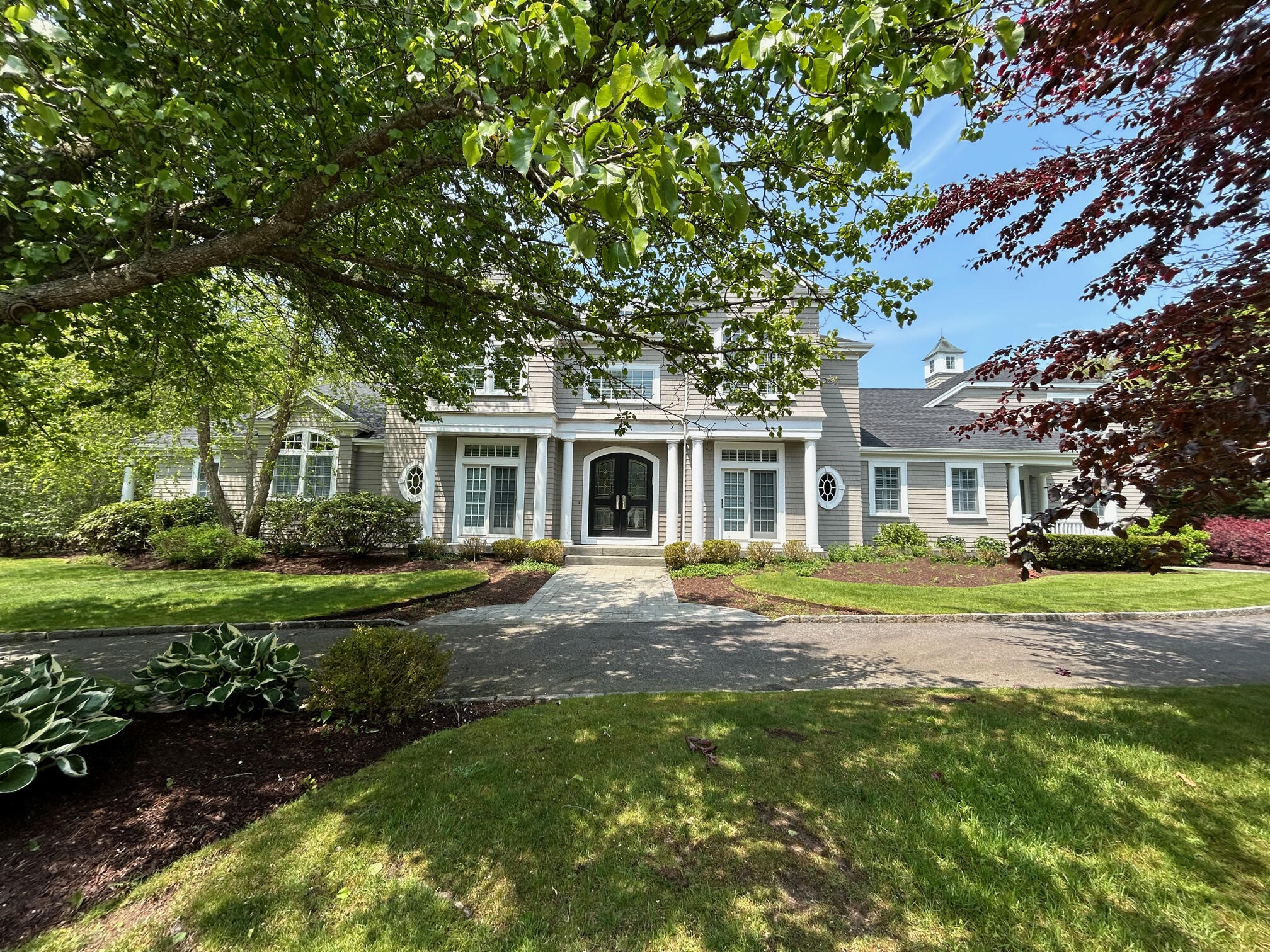 16 North Glen Drive