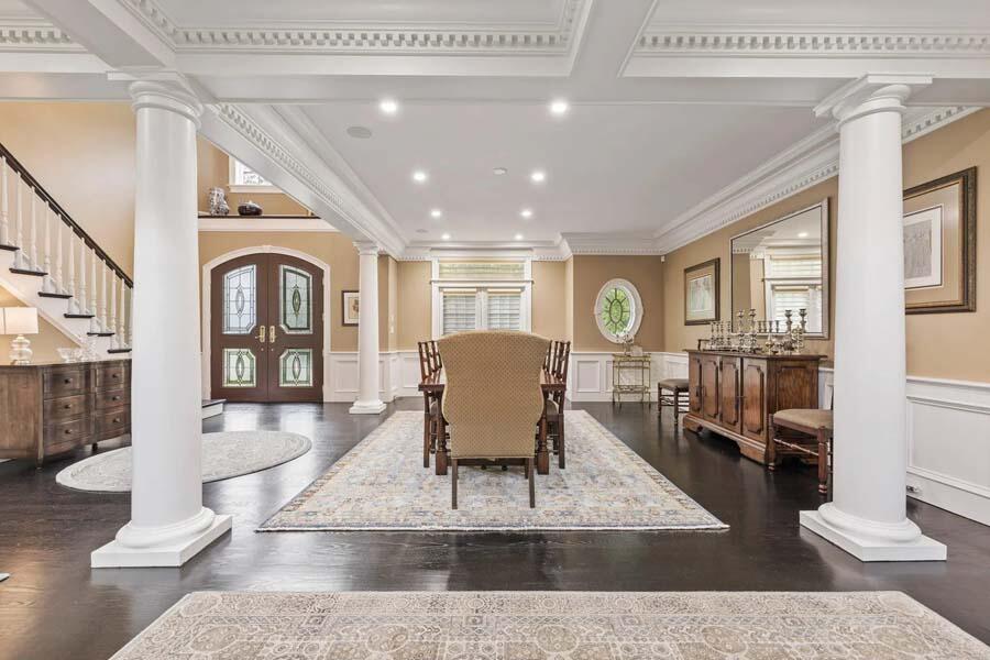 16 North Glen Drive