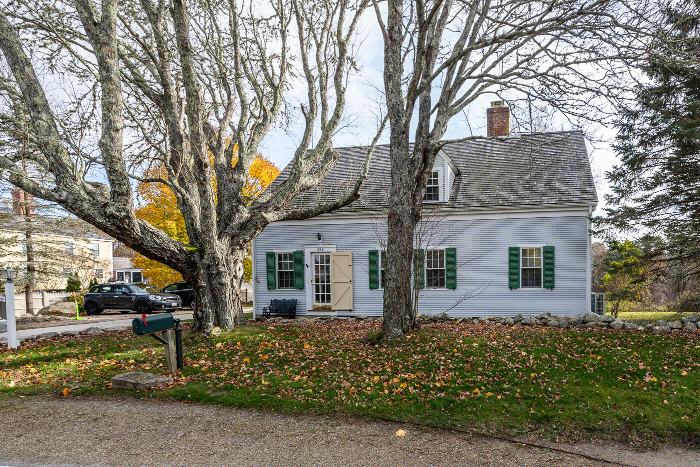 688 Main Street