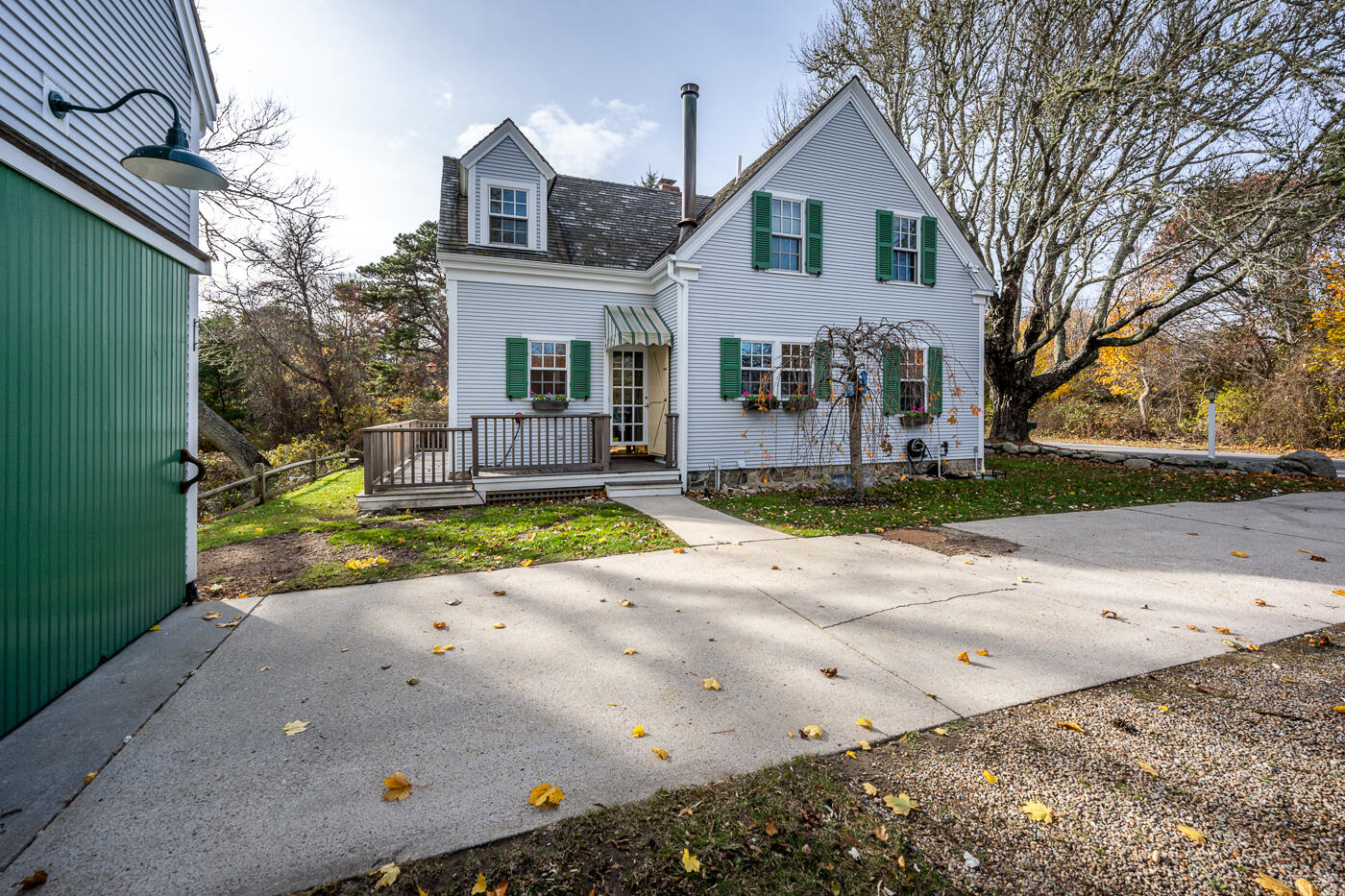 688 Main Street