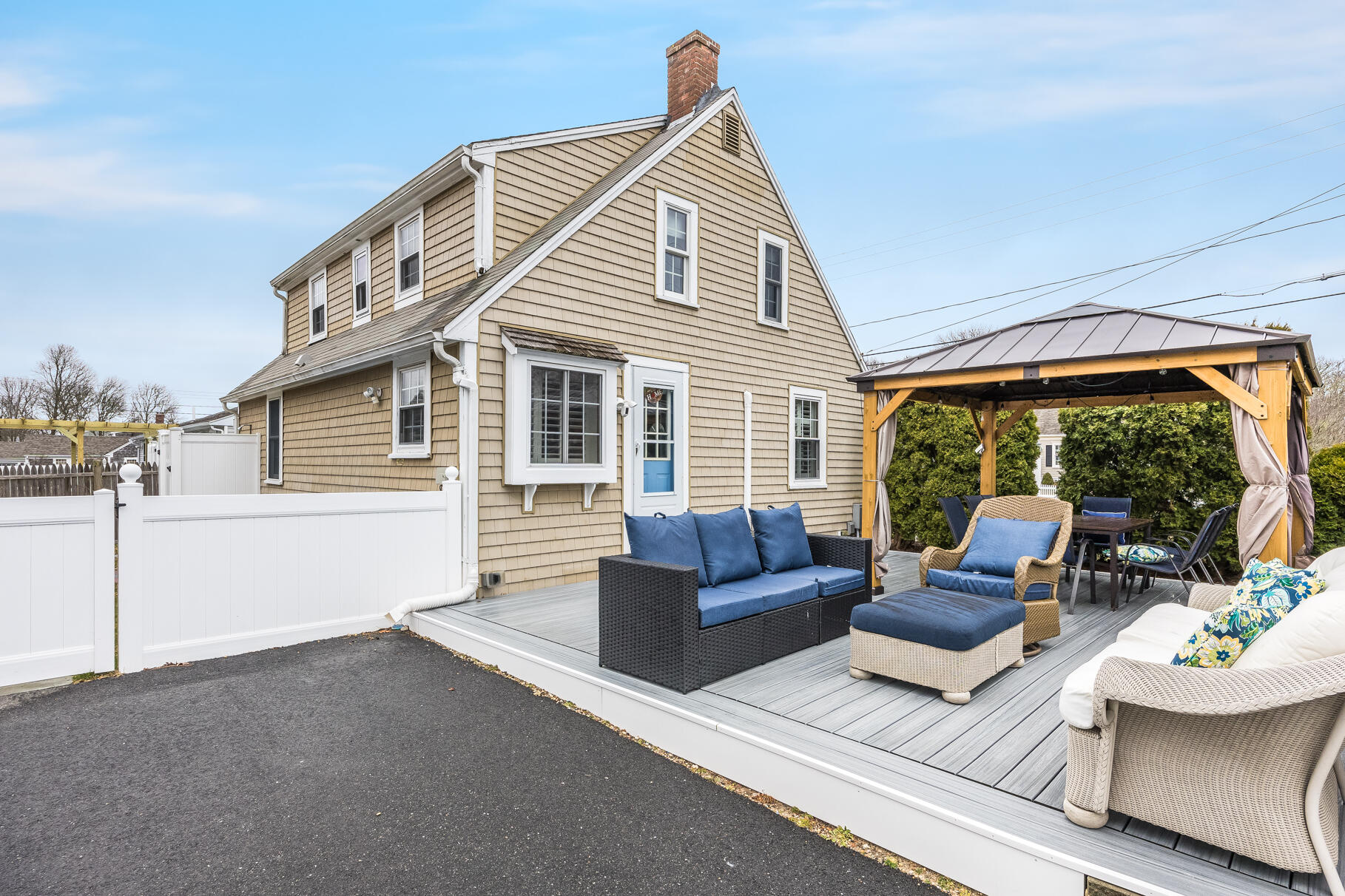 73 Standish Way
