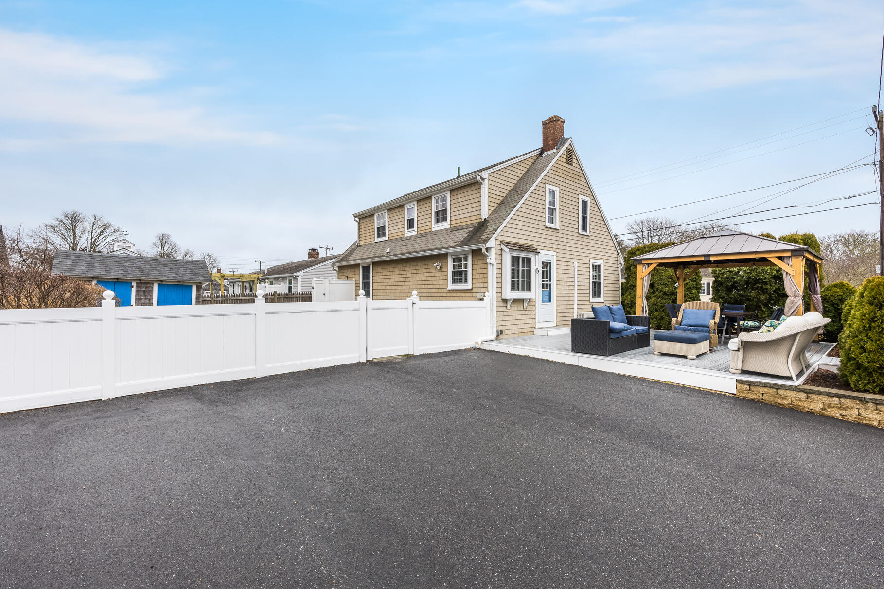 73 Standish Way