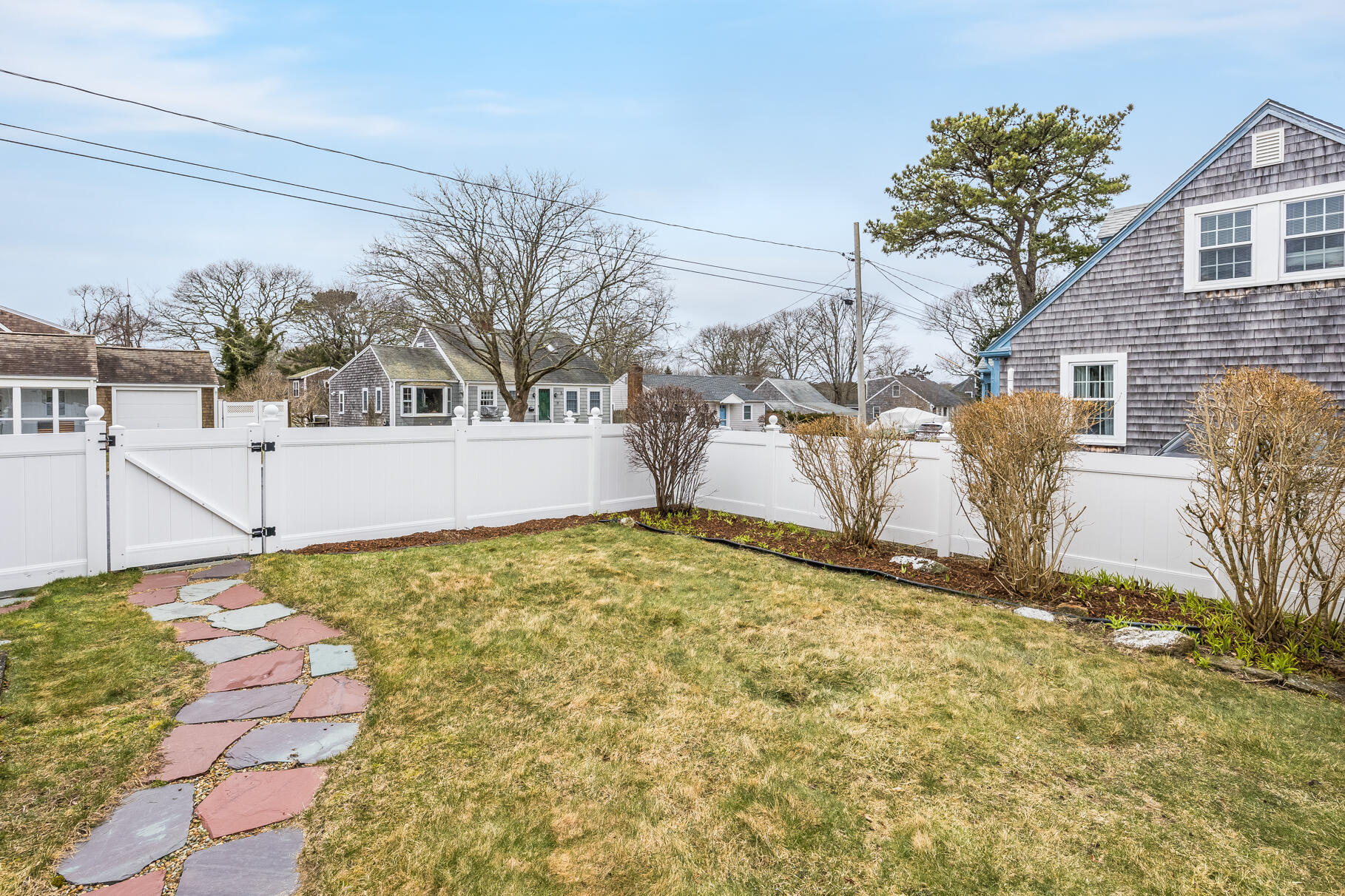 73 Standish Way